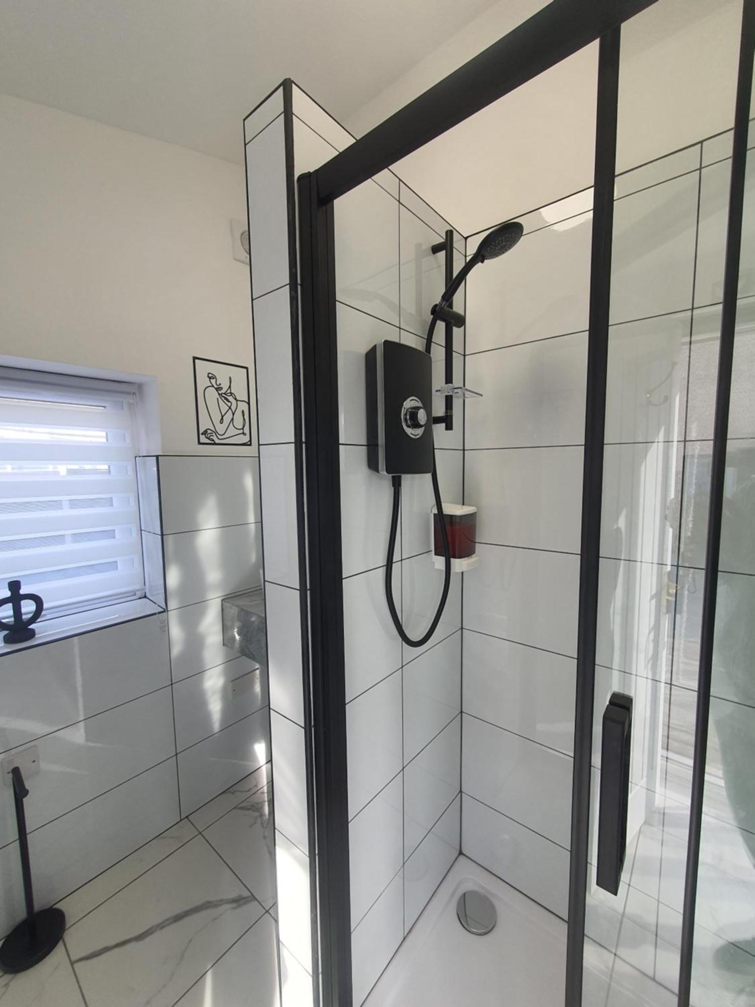Only Family Groups - Pets For Free - Sleeps 8 - Sofabed Holiday home *