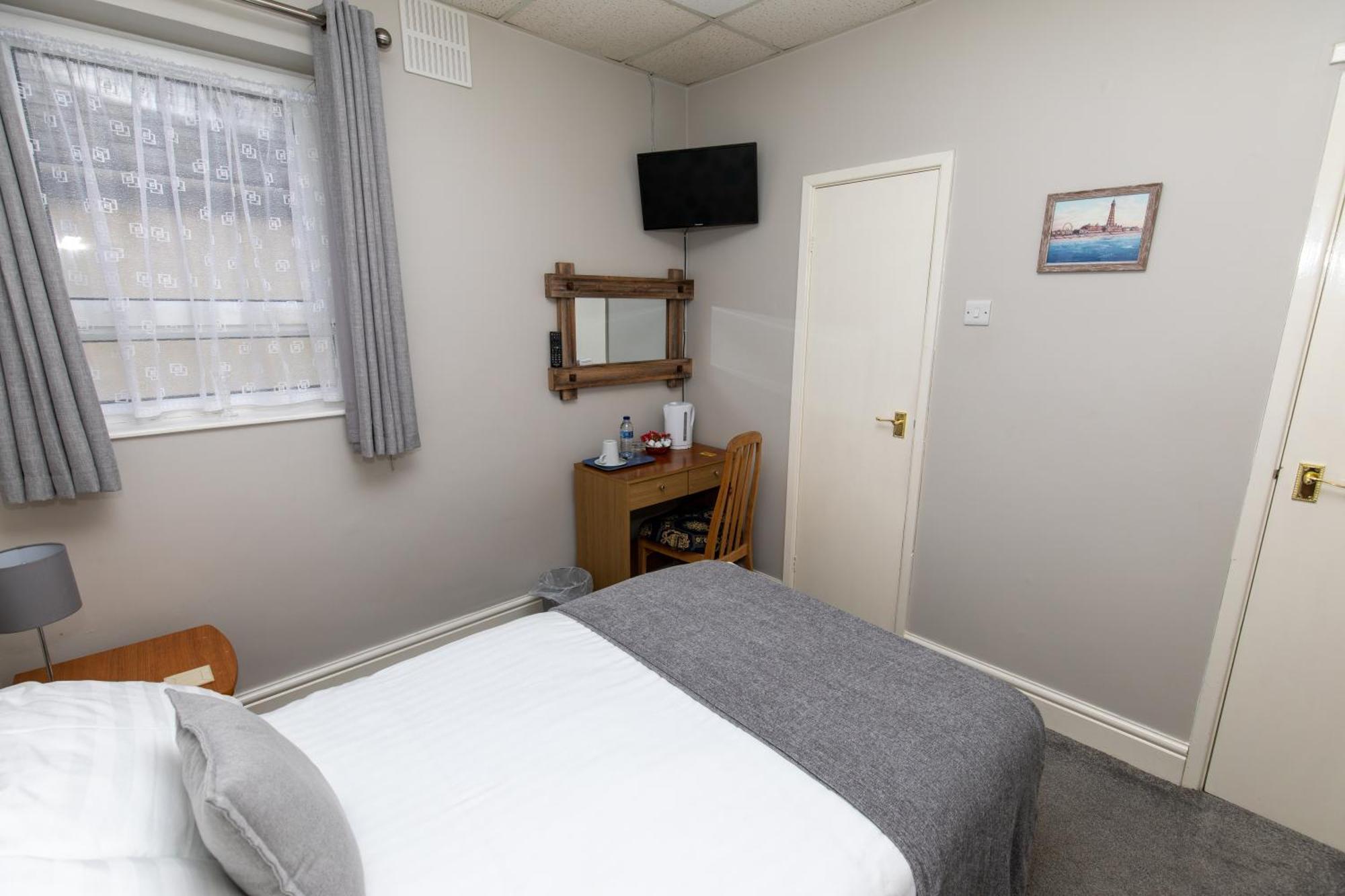 Guest house California 2*
