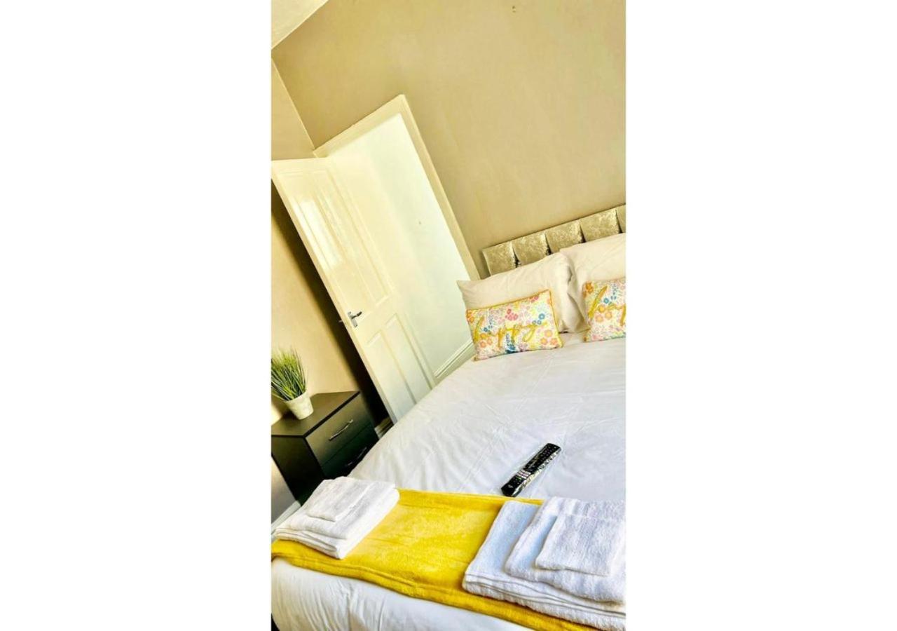 Love Care Apartments, 46 Westmorland Avenue, Blackpool, Fy1 5pg Apartment Blackpool