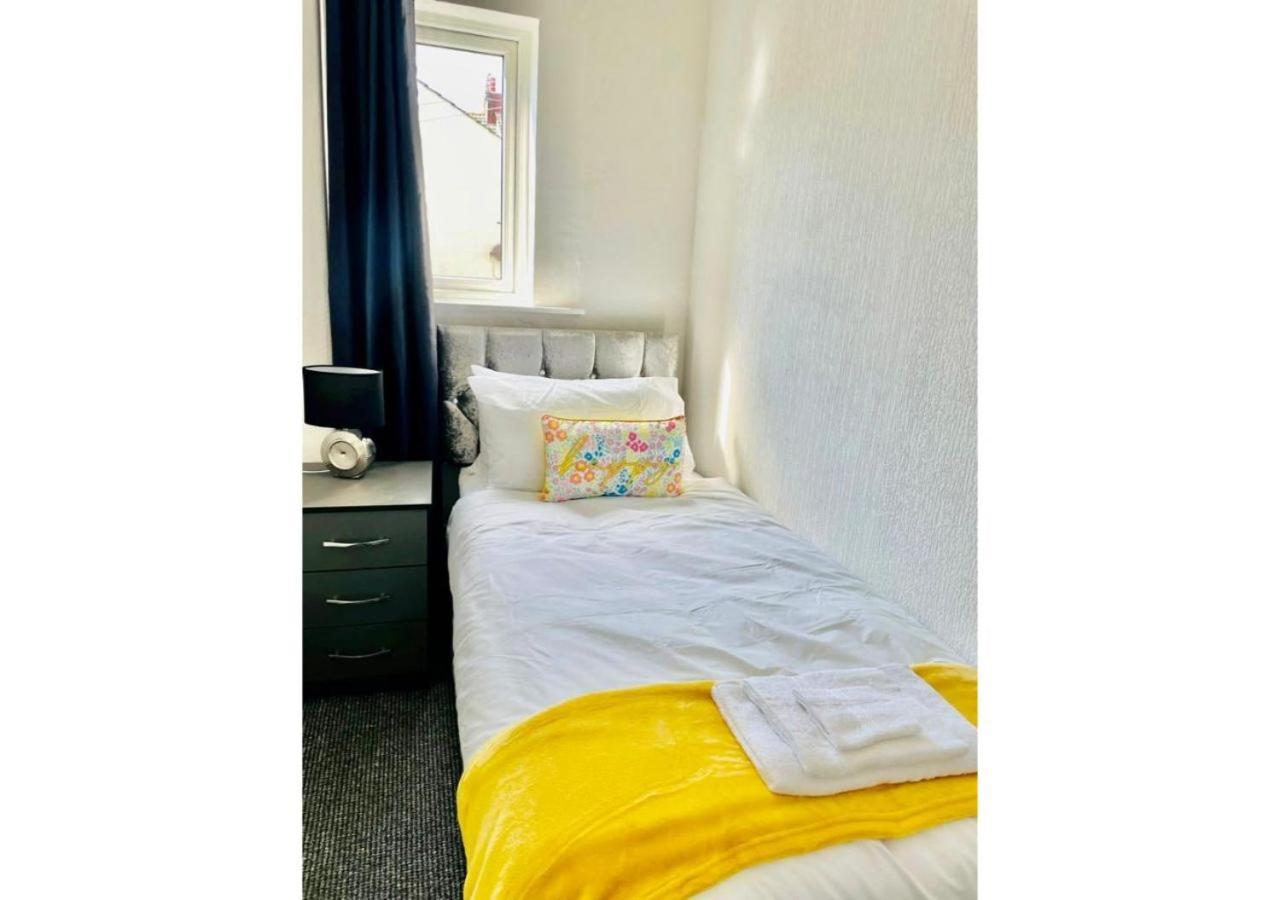 Love Care Apartments, 46 Westmorland Avenue, Blackpool, Fy1 5pg Blackpool
