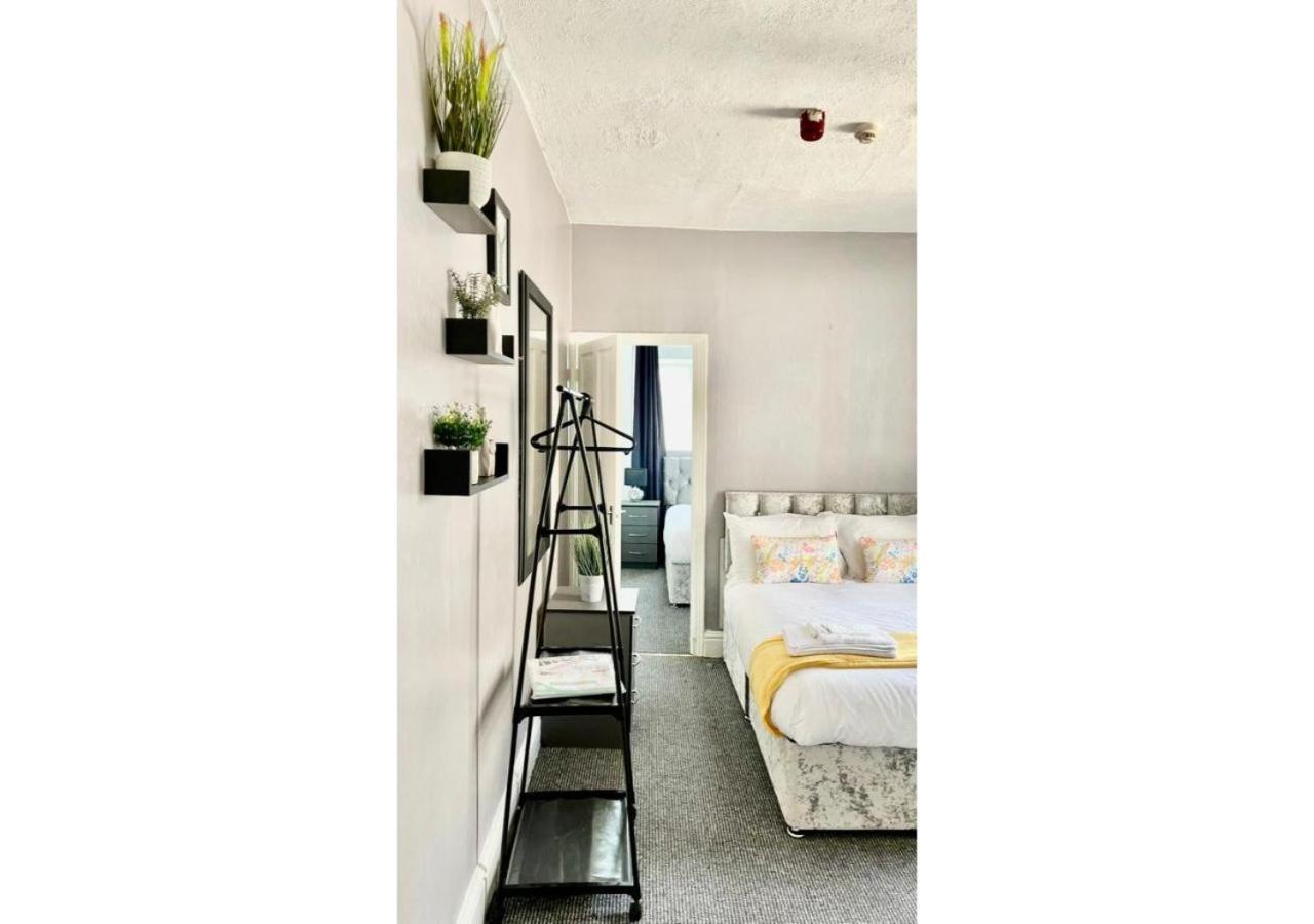 Apartment Love Care Apartments, 46 Westmorland Avenue, Blackpool, Fy1 5pg Blackpool