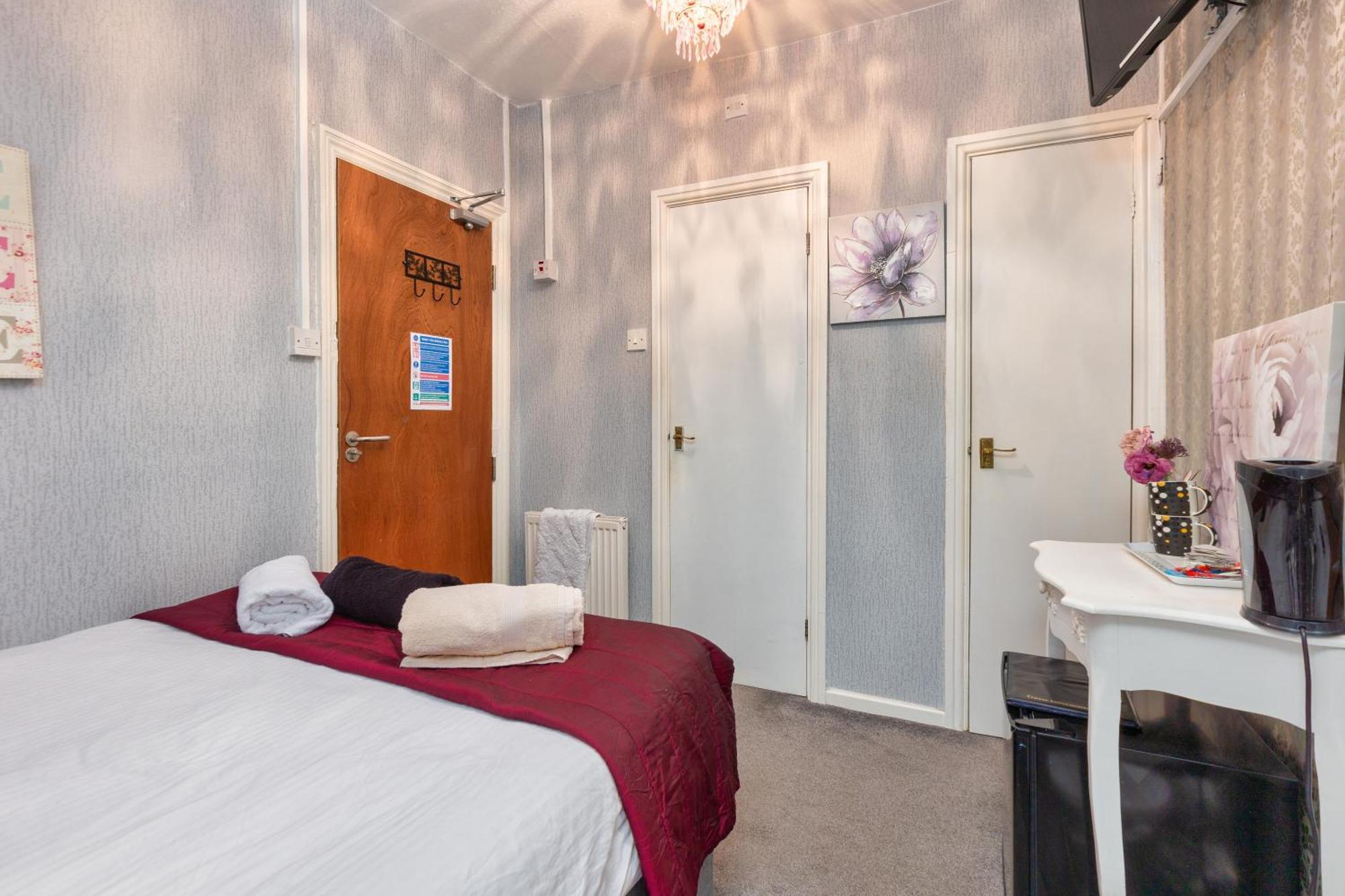 Friends Bed & Breakfast