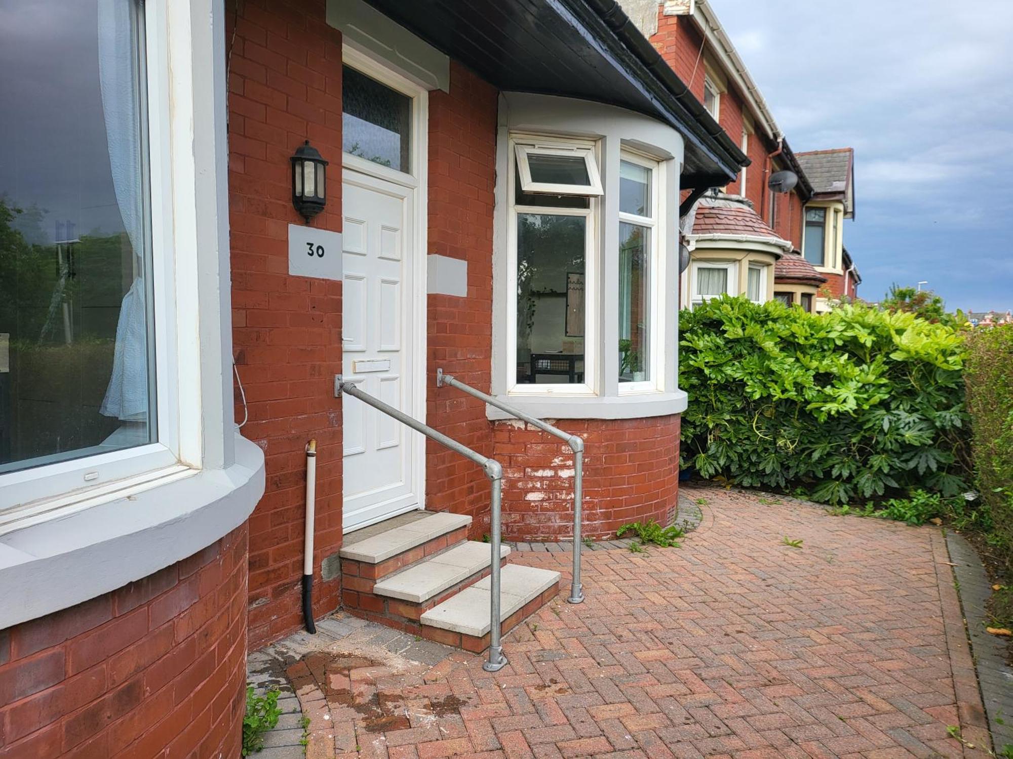 Country Style Modern Self Catering 3 Bedroom In Blackpool