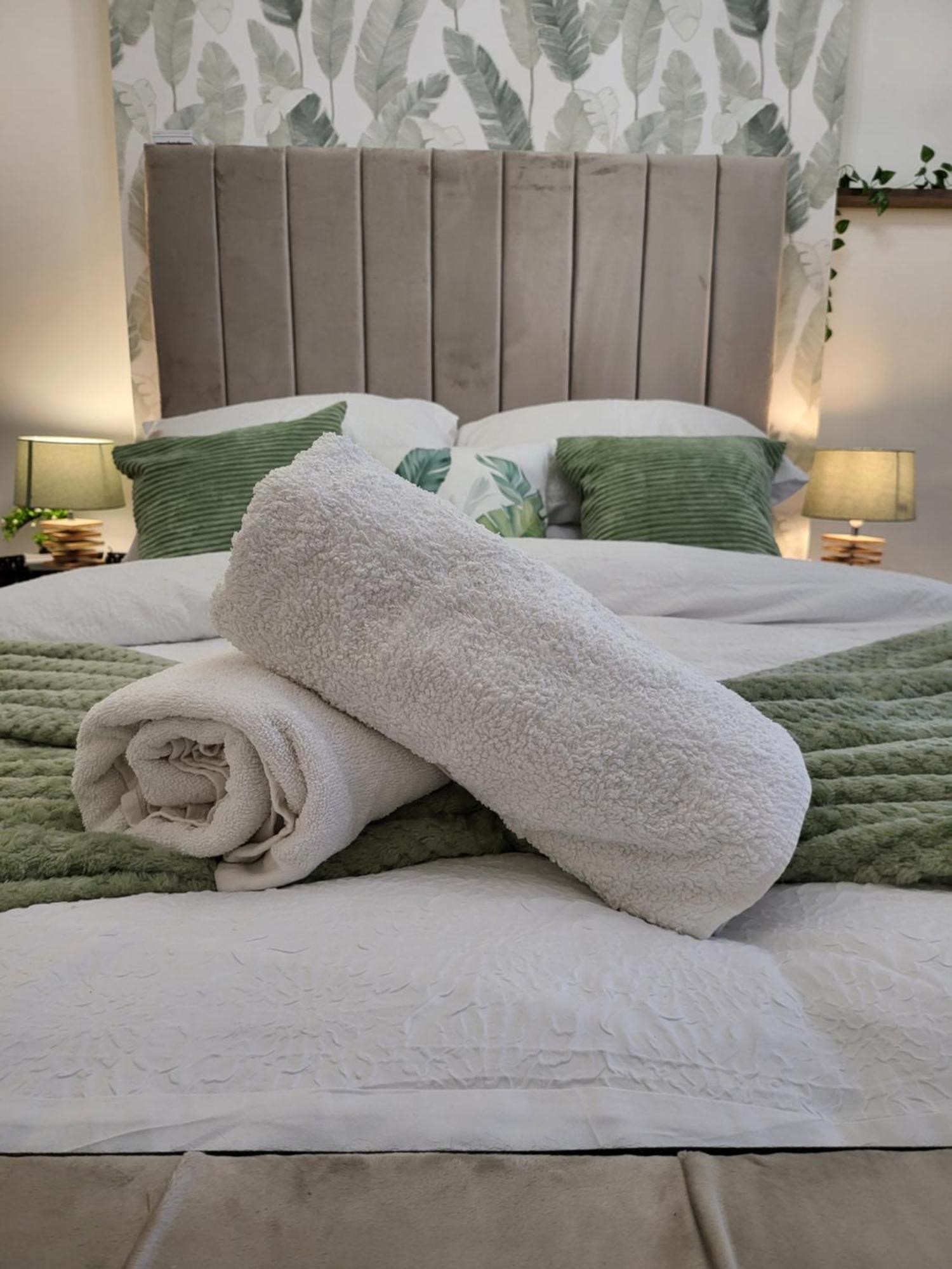 Country Style Modern Self Catering 3 Bedroom In Holiday home *