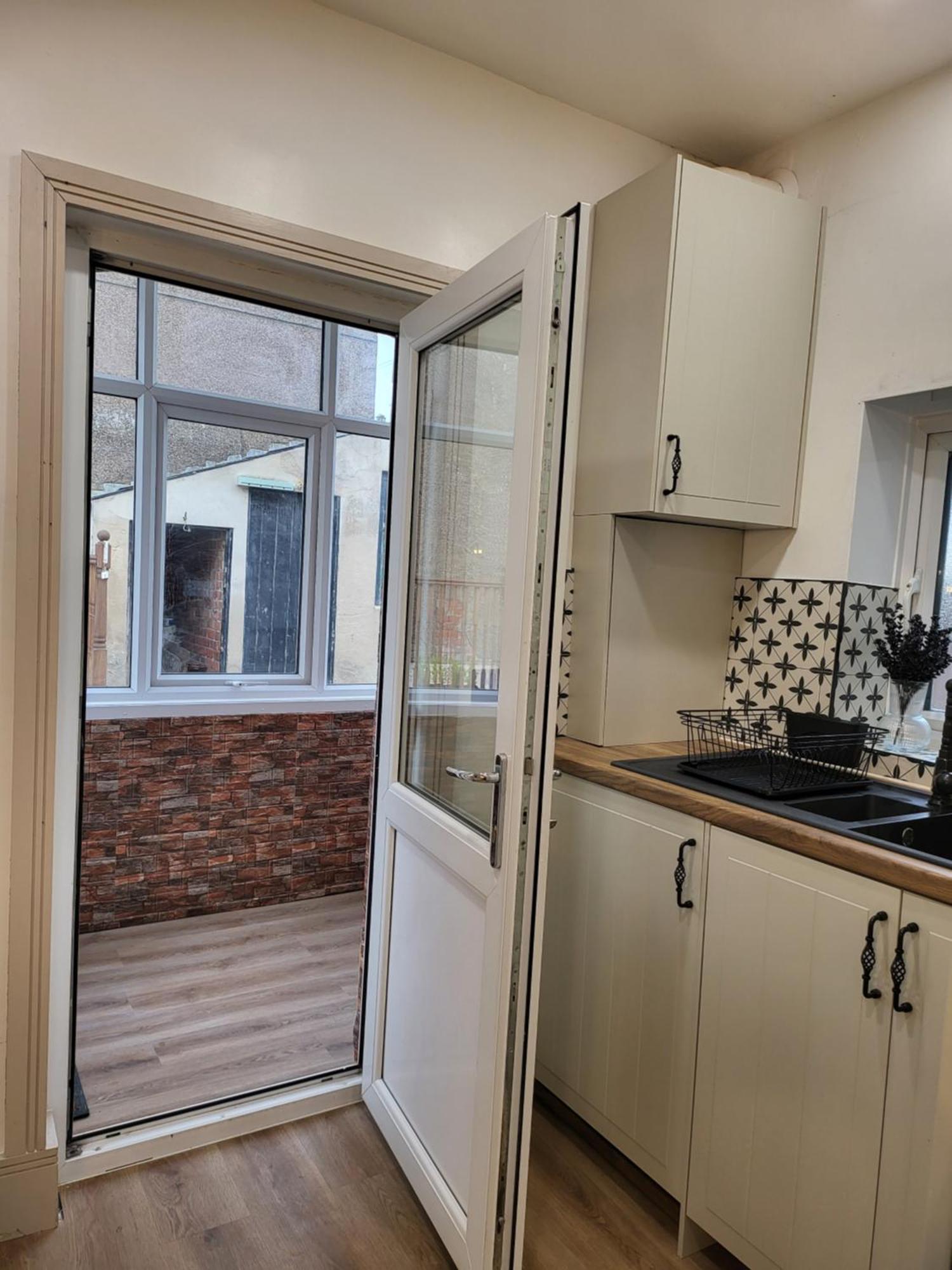 Country Style Modern Self Catering 3 Bedroom In Blackpool