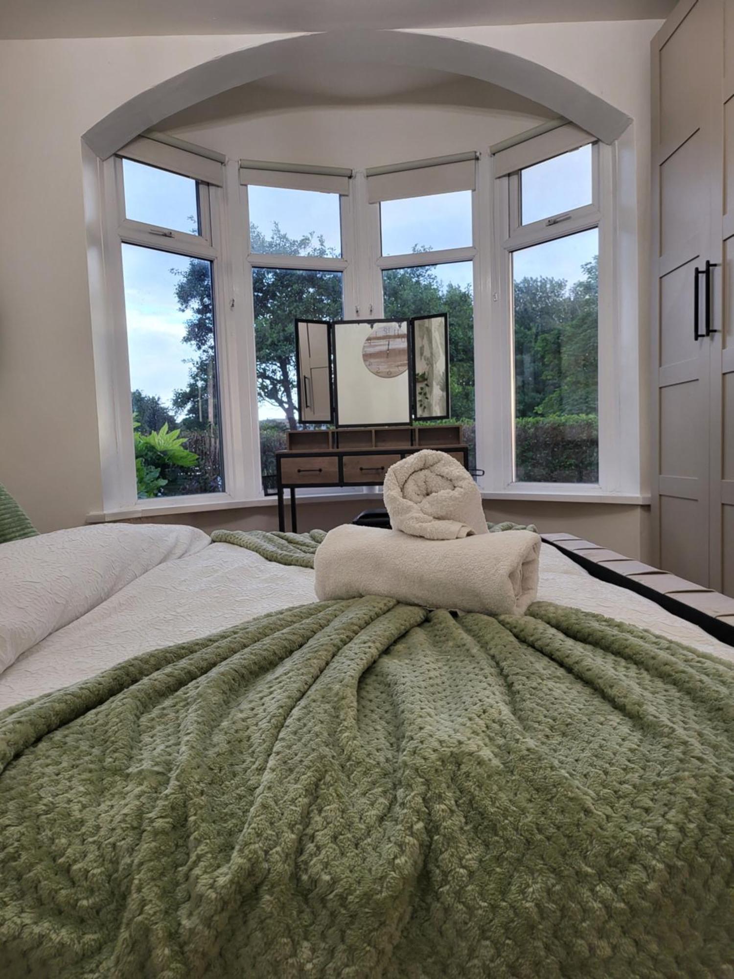 Country Style Modern Self Catering 3 Bedroom In Holiday home *