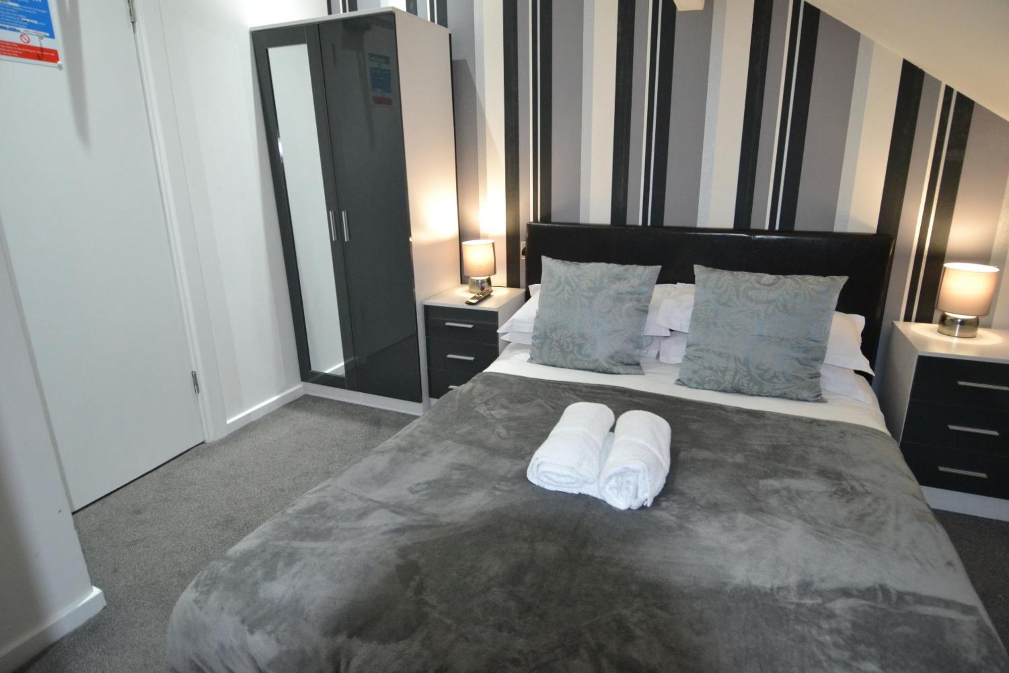 Hotel 33