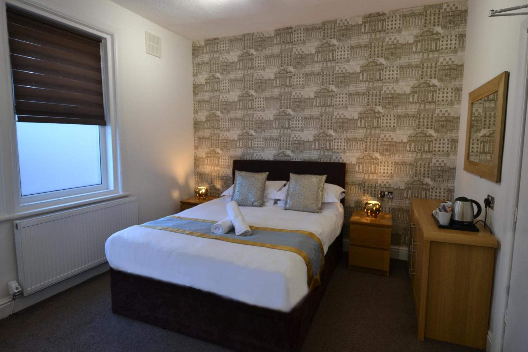 33 Hotel *
