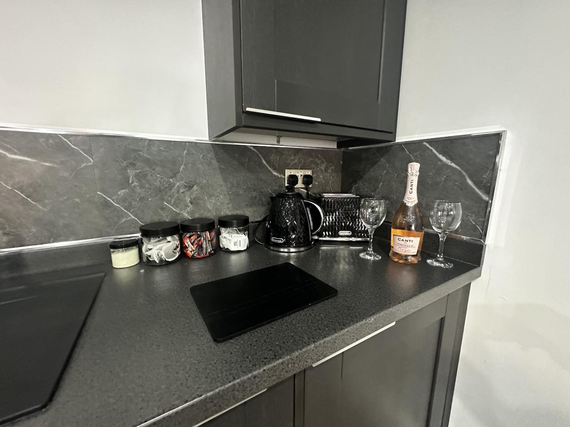 New Osborne Luxury Hottub And Jacuzzi Apartment *