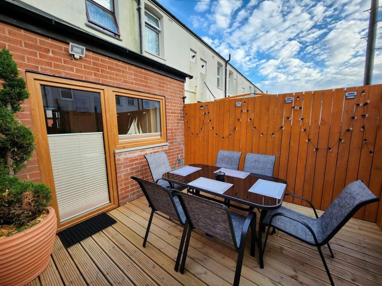 Immaculate 2-bed House In Holiday home *