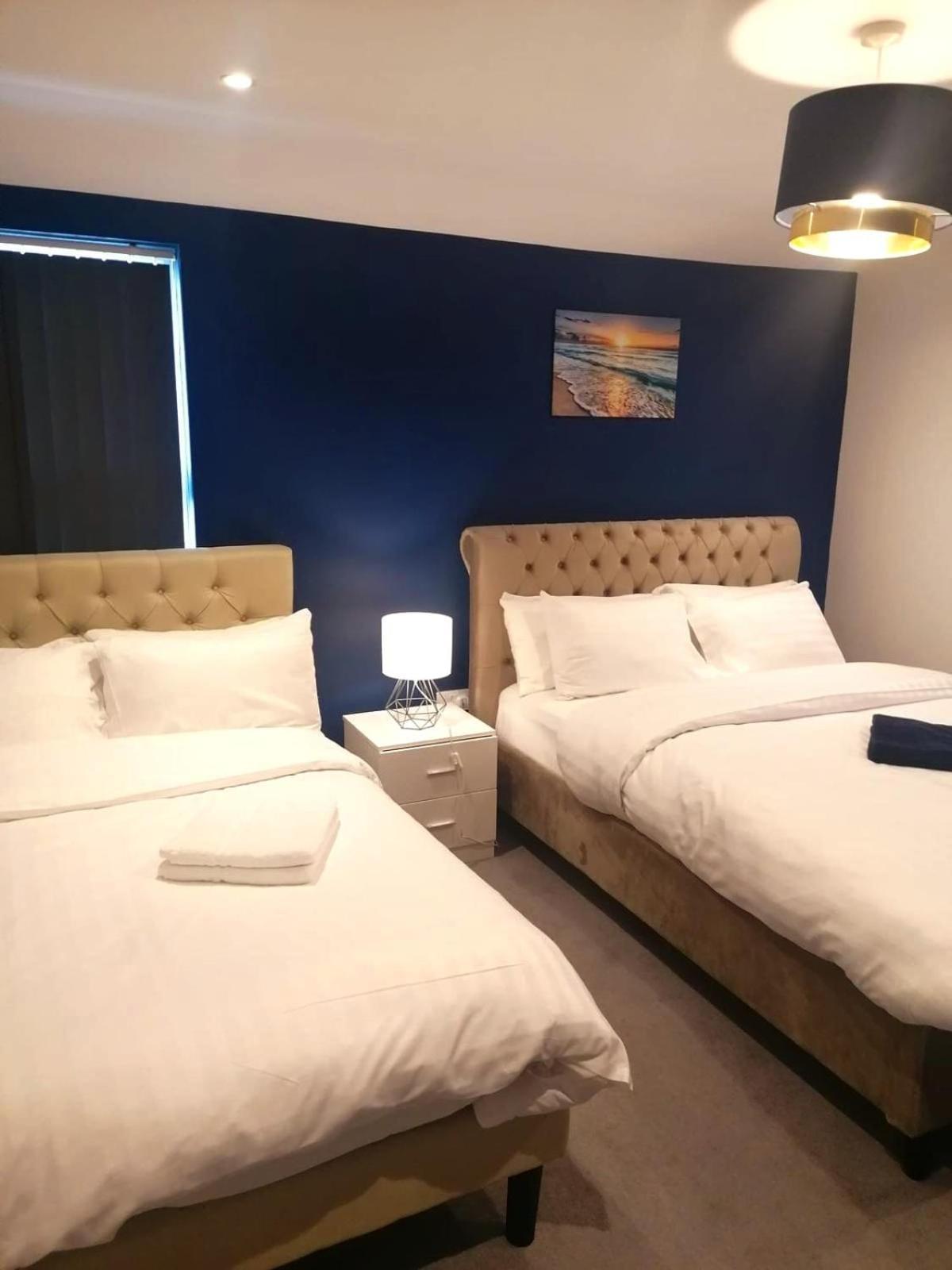 Apartment No 10 *