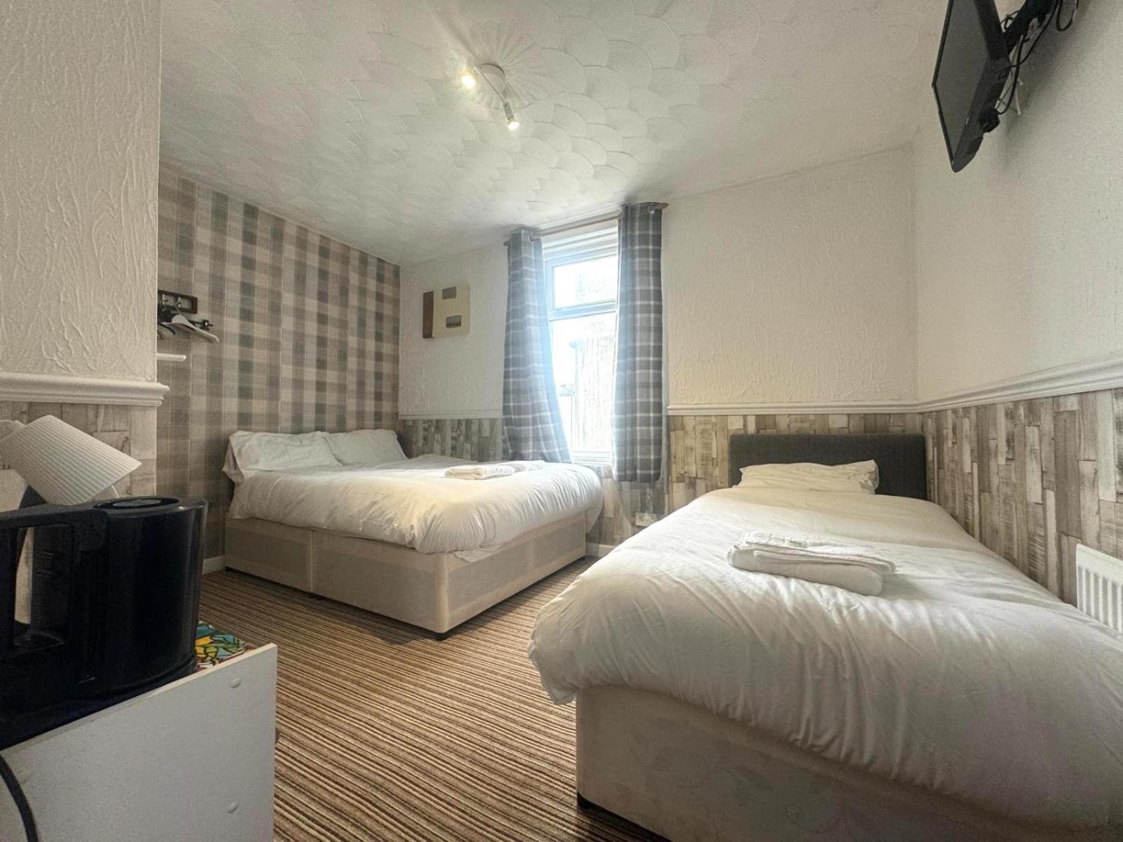 Tower Road Bed & Breakfast Blackpool