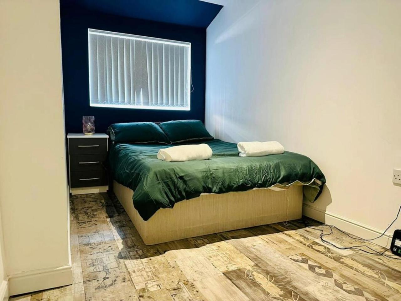 Apartment Bond Street Apartment, Sleeps 7 Blackpool