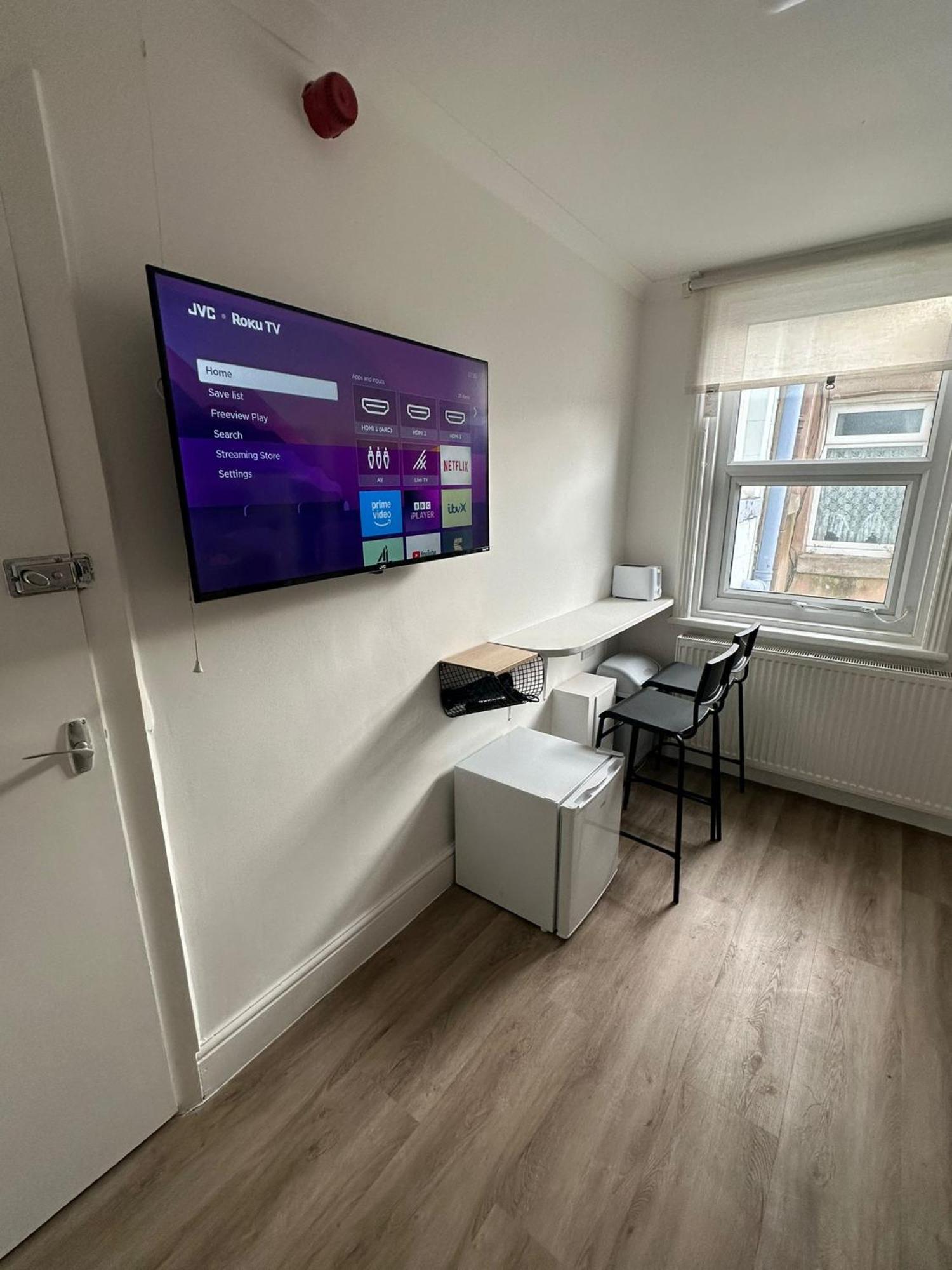 Suli House- Holiday Flats & En-Suite-Families And Couples Only Apartment