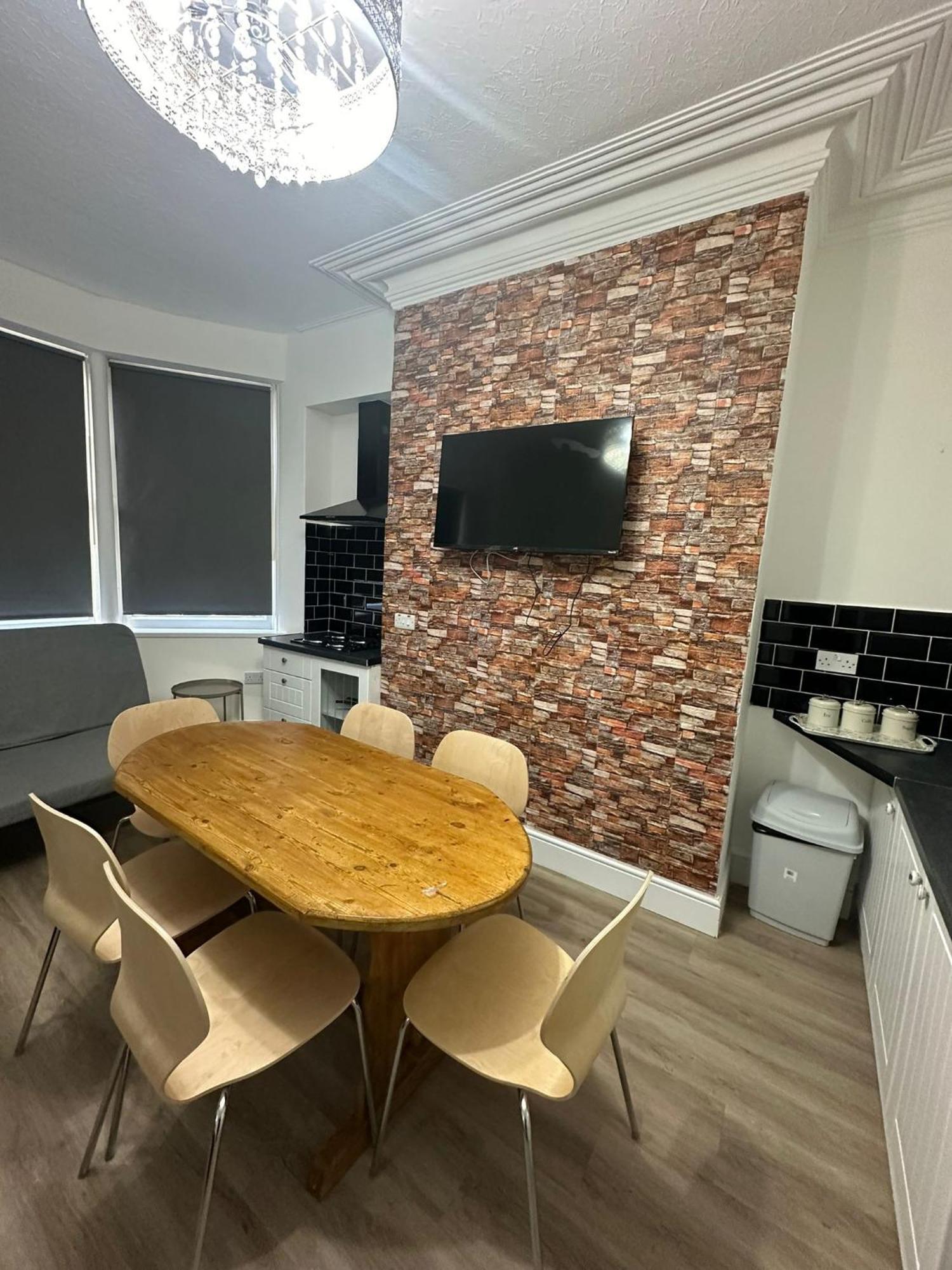 Apartment Suli House- Holiday Flats & En-Suite-Families And Couples Only
