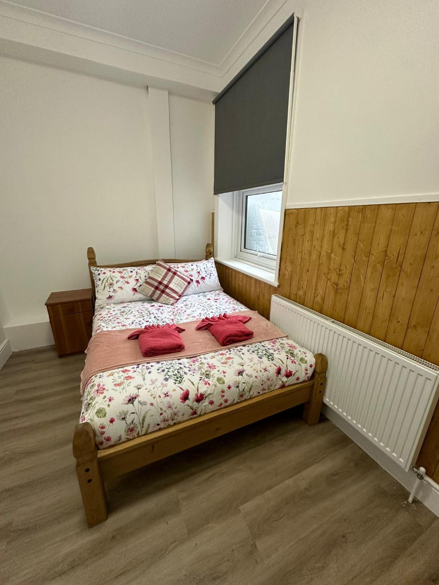 Suli House- Holiday Flats & En-Suite-Families And Couples Only