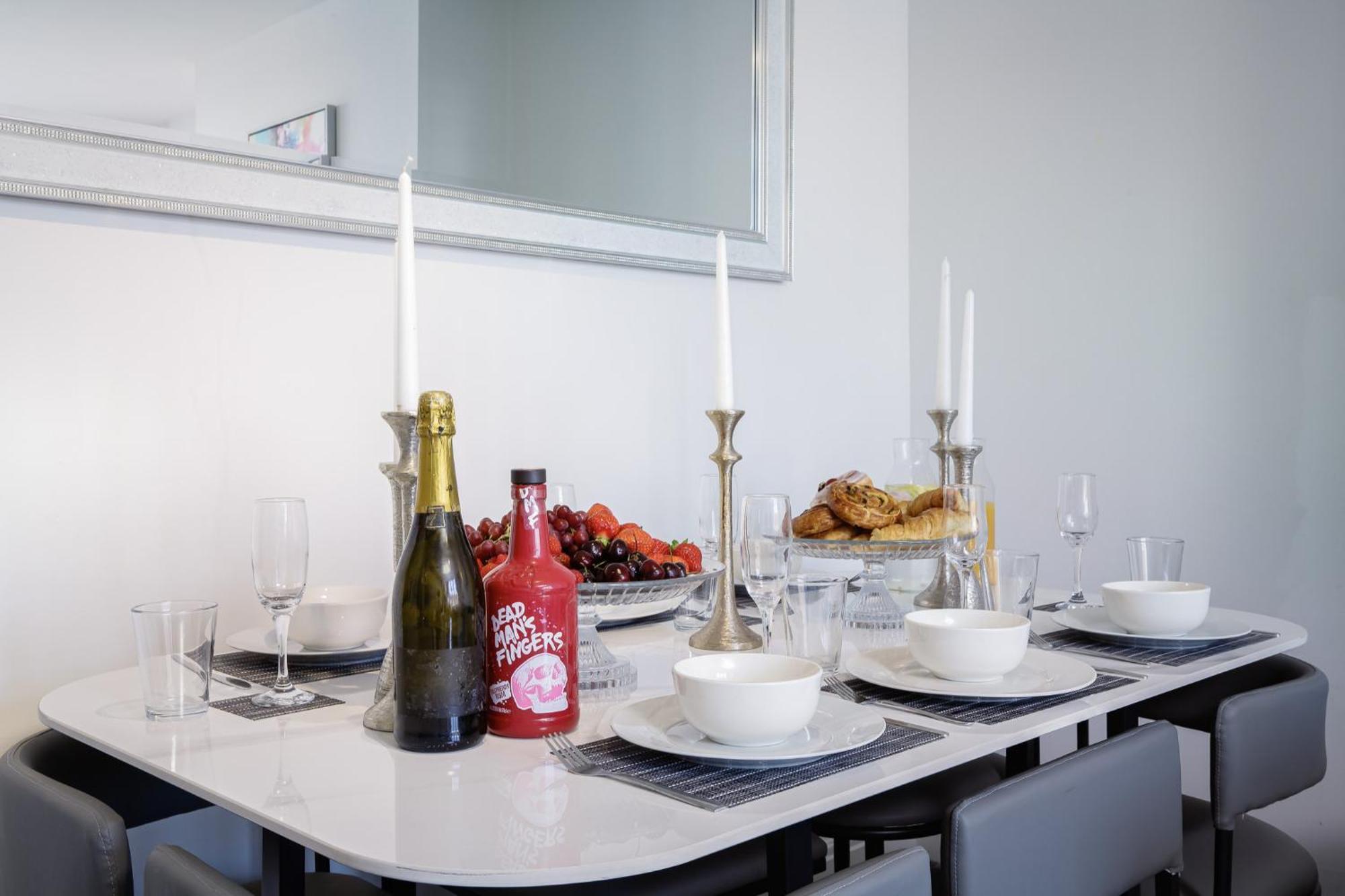 The Place By Sasco - Free Parking Apartment Blackpool