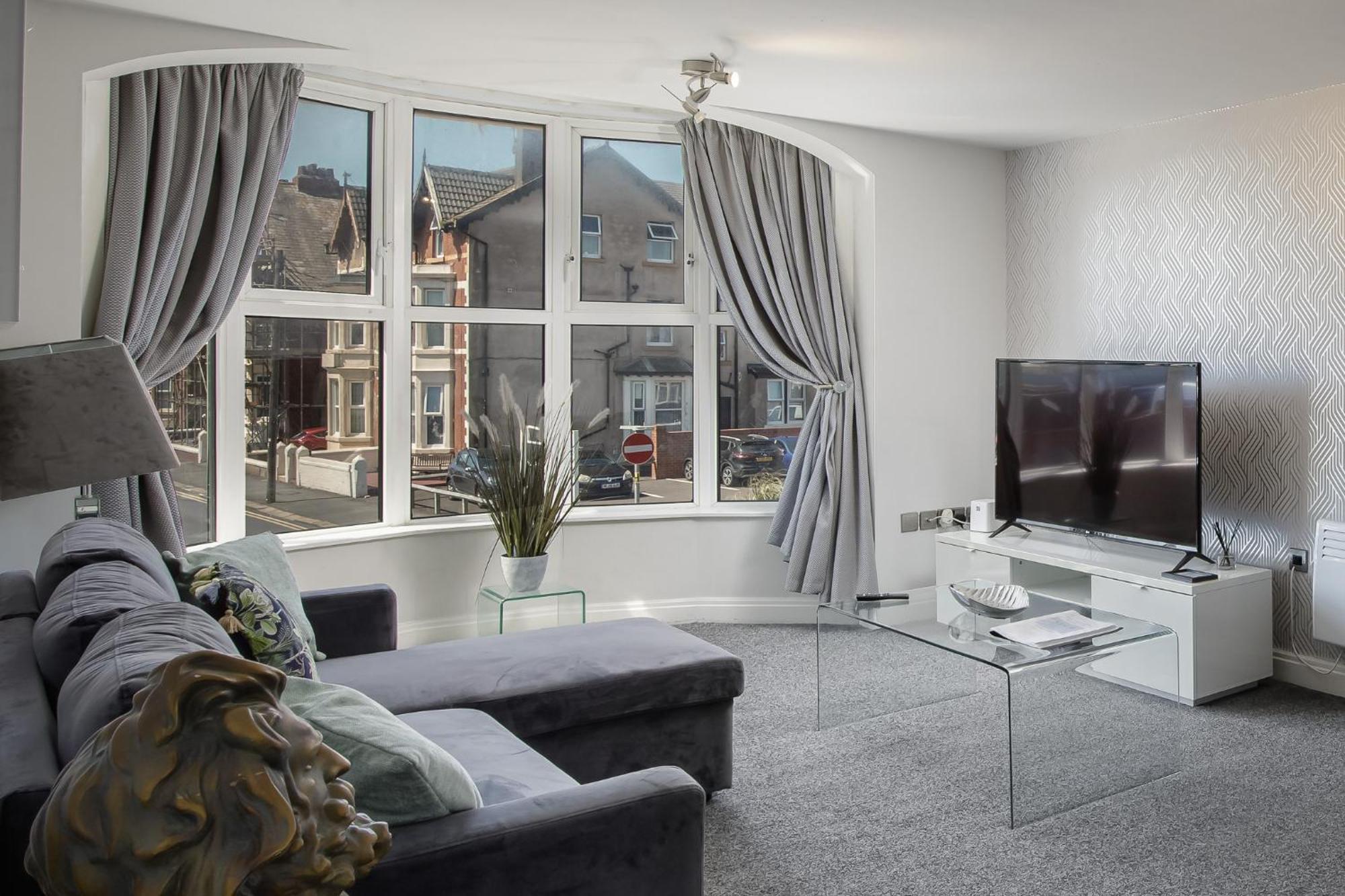 The Place By Sasco - Free Parking Apartment