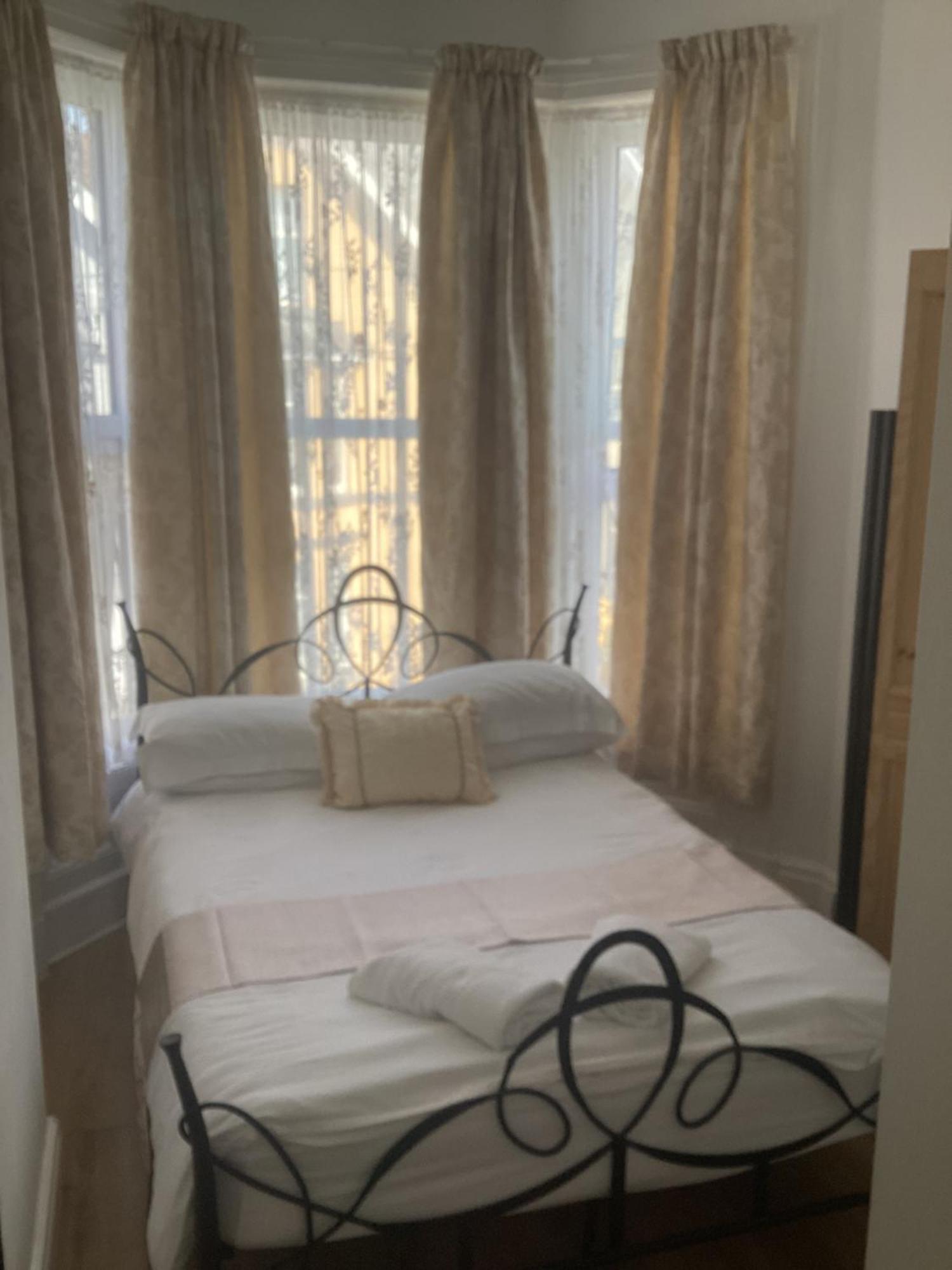 Alexander Hotel