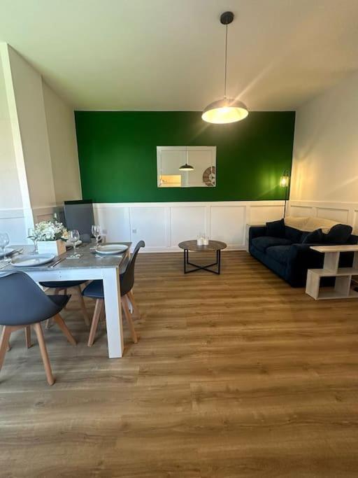 New Luxury Apartment, Sea Viewwith Parking Apartment