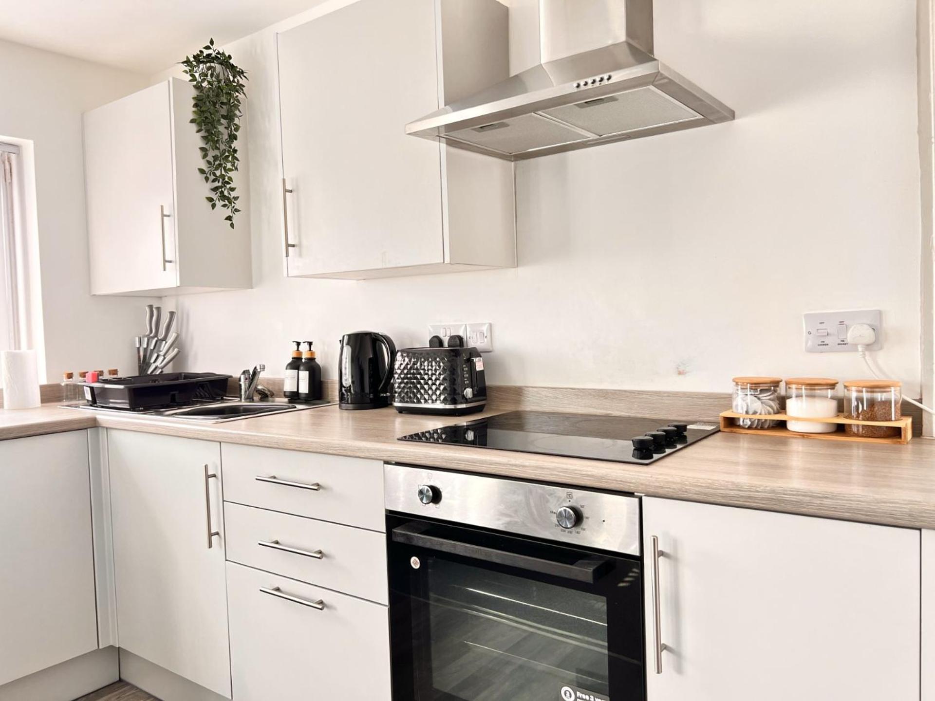 Two-bedroom Next To Winter Gardens With Free On-site Parking, Blackpool