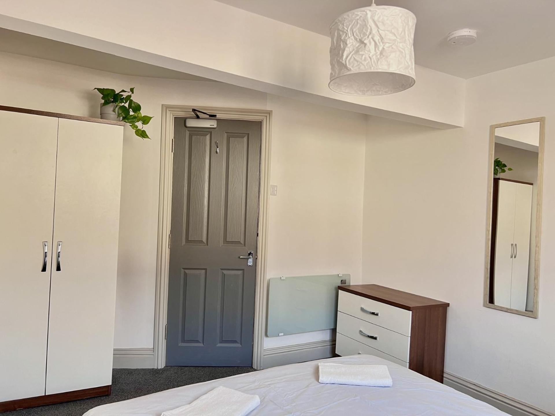 Apartment Two-bedroom Next To Winter Gardens With Free On-site Parking, Blackpool