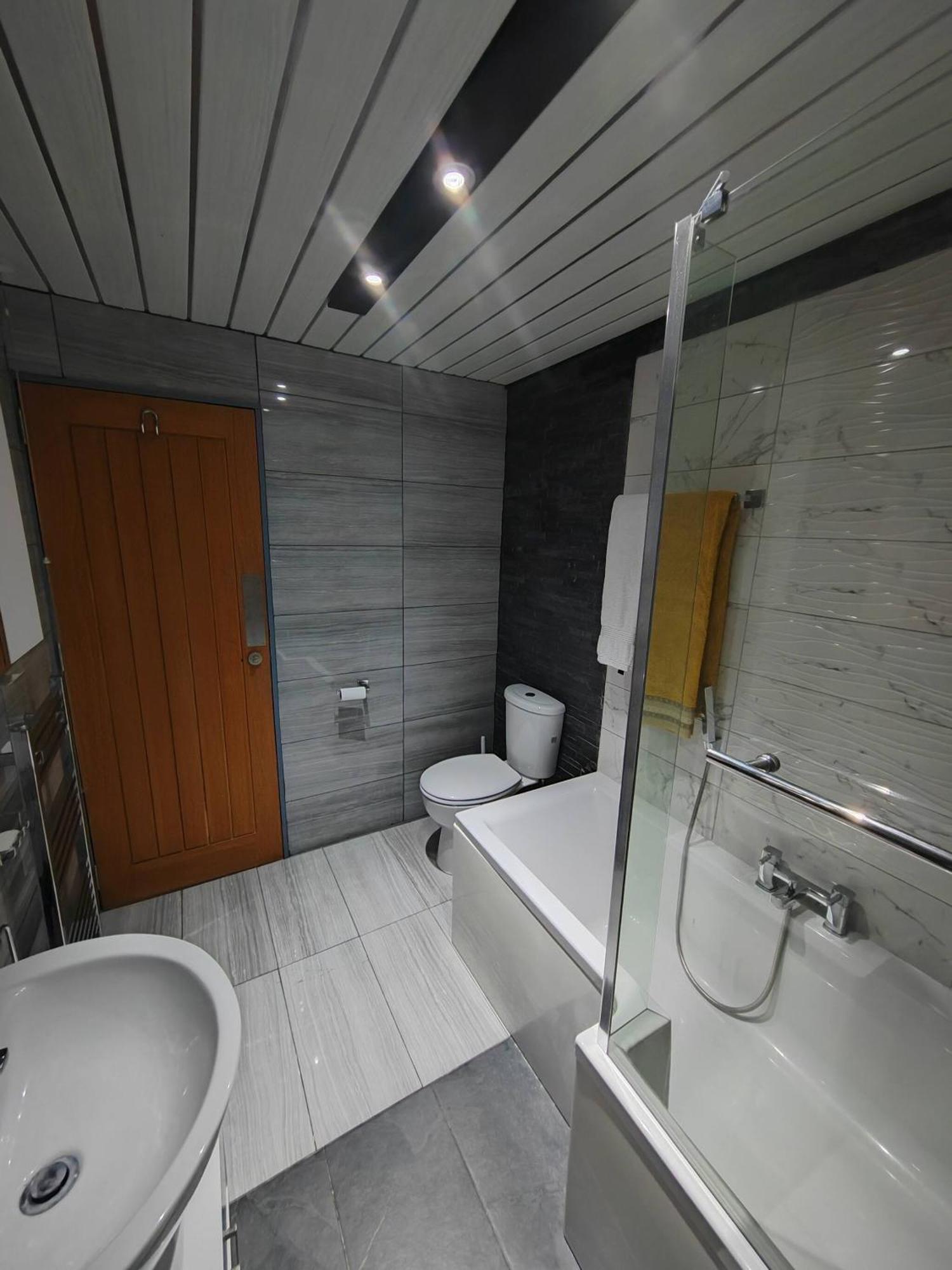Cozy, Modern Family Blackpool