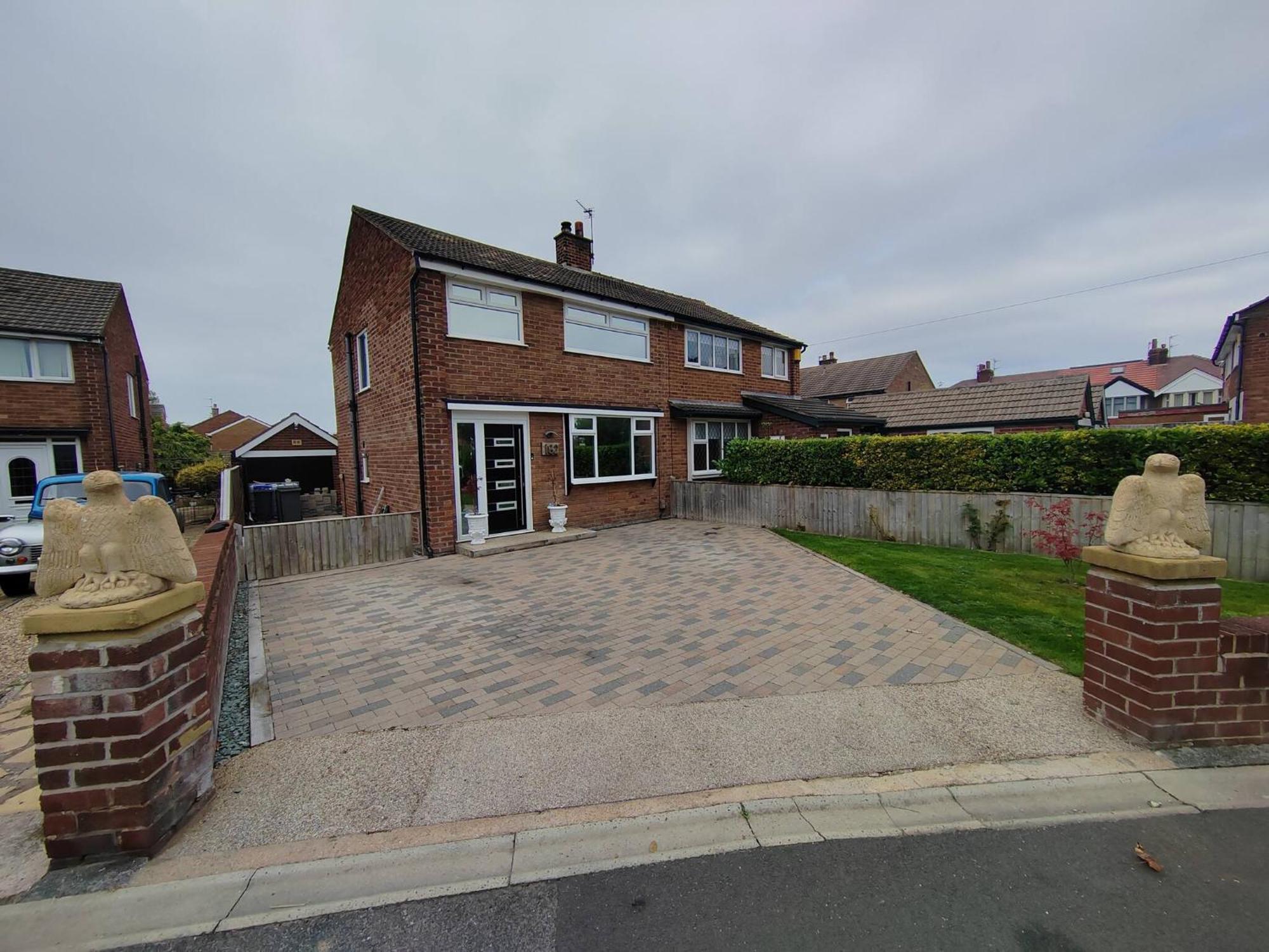 Cozy, Modern Family Blackpool