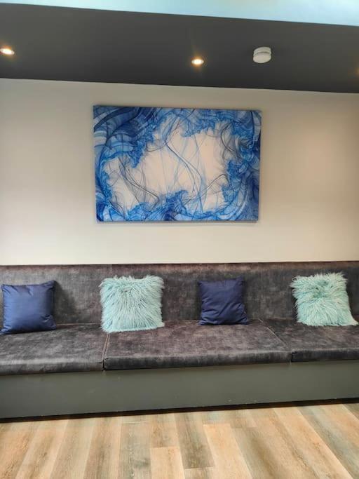 Apartment Sloane Modern 2 Bedroom Seafront *