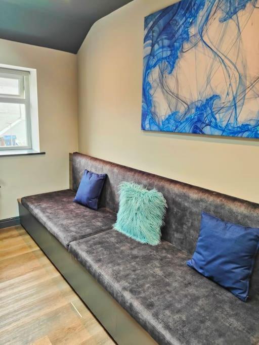 Apartment Sloane Modern 2 Bedroom Seafront *