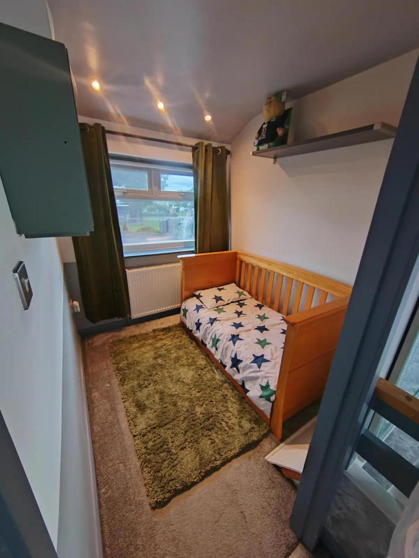 Cozy Retreat With 3 Bedrooms Holiday home Blackpool