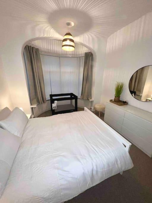 Parking Walk To Tower Winter Gardens And Main Attractions Holiday home *