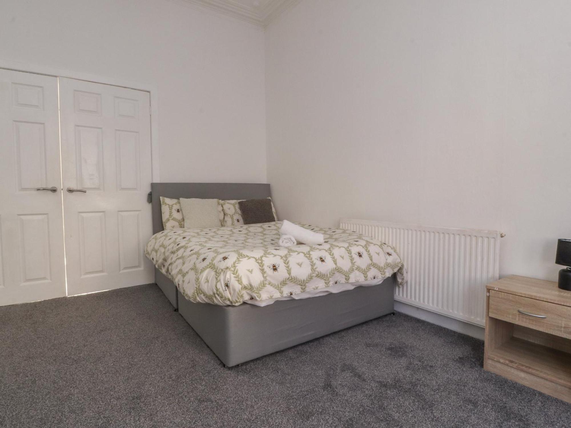 21 Eaves Street *