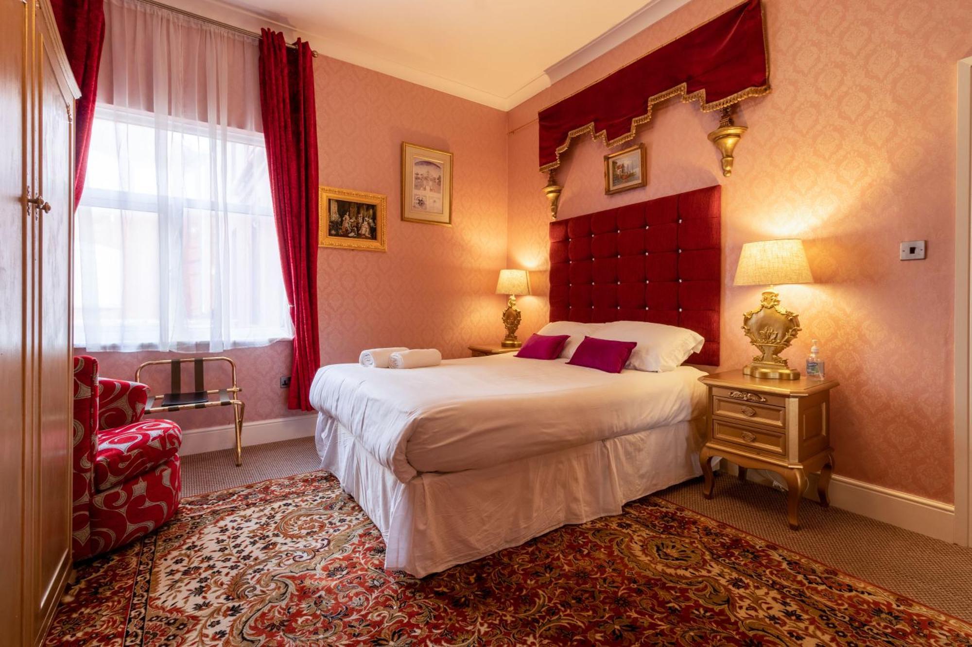 Hotel Rouge 4*