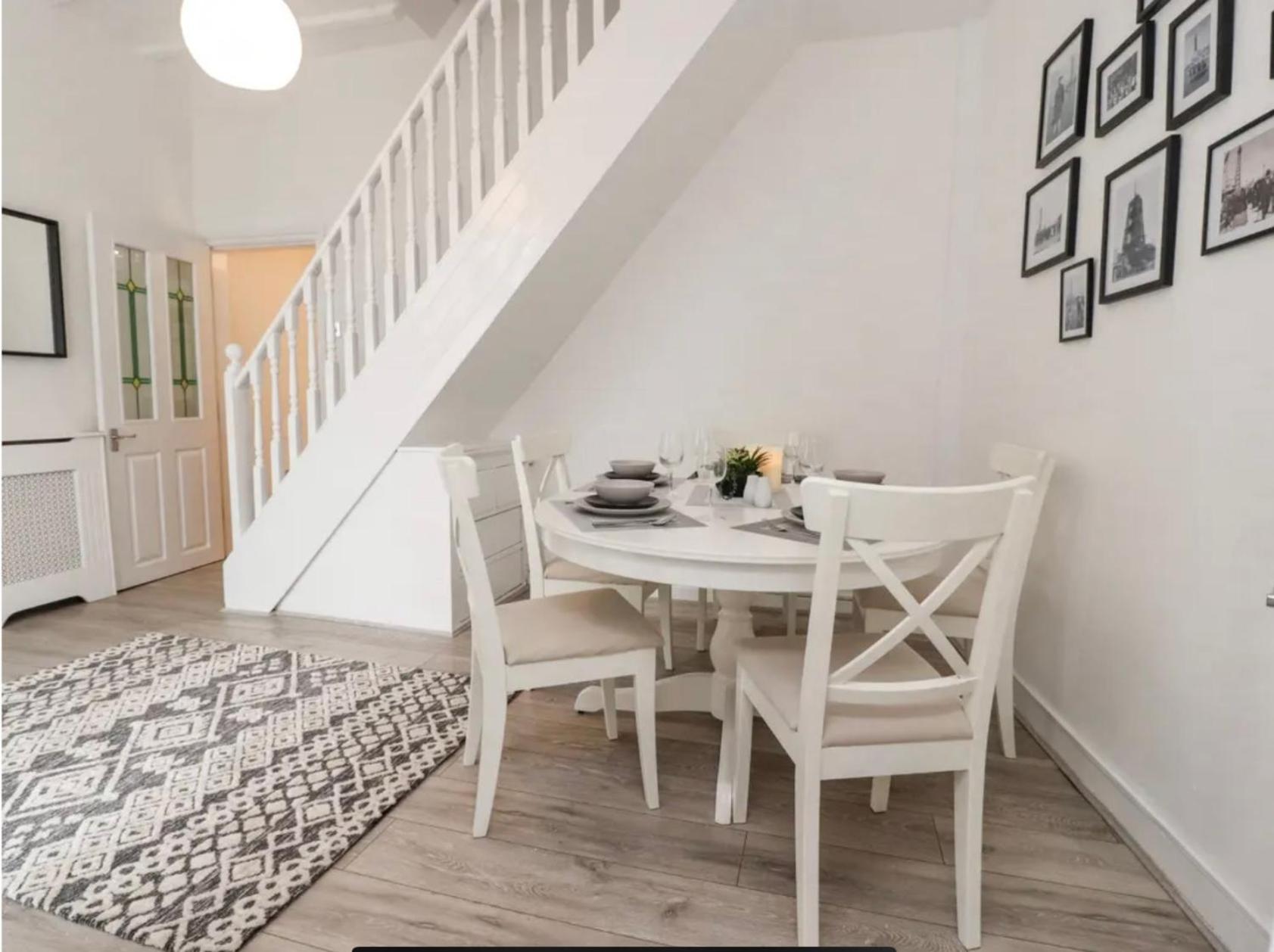 Kitty - 3 Bedroom - Warm And Welcoming - Sleeps 5 - Holiday home