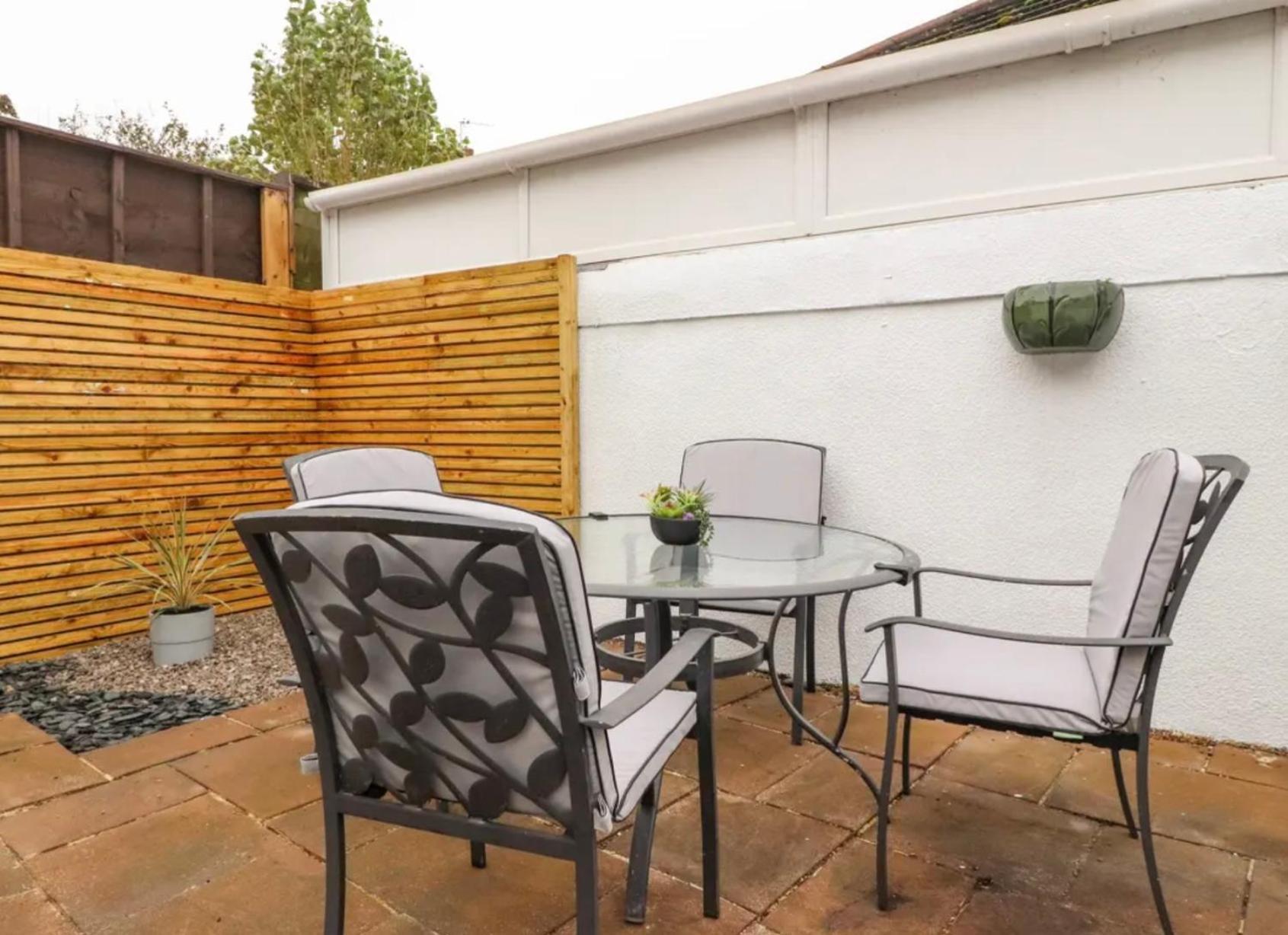 Kitty - 3 Bedroom - Warm And Welcoming - Sleeps 5 - Holiday home