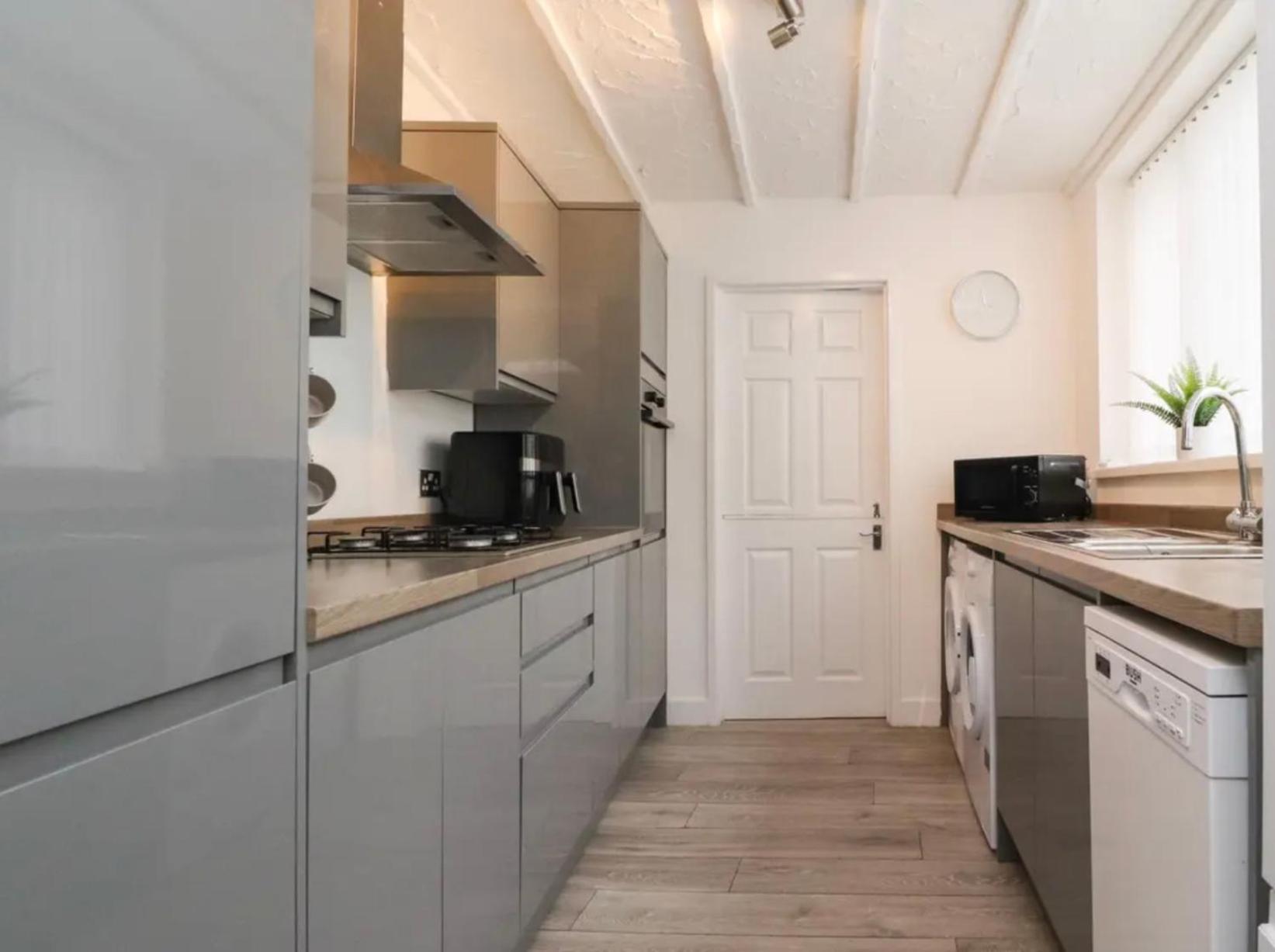 Kitty - 3 Bedroom - Warm And Welcoming - Sleeps 5 -