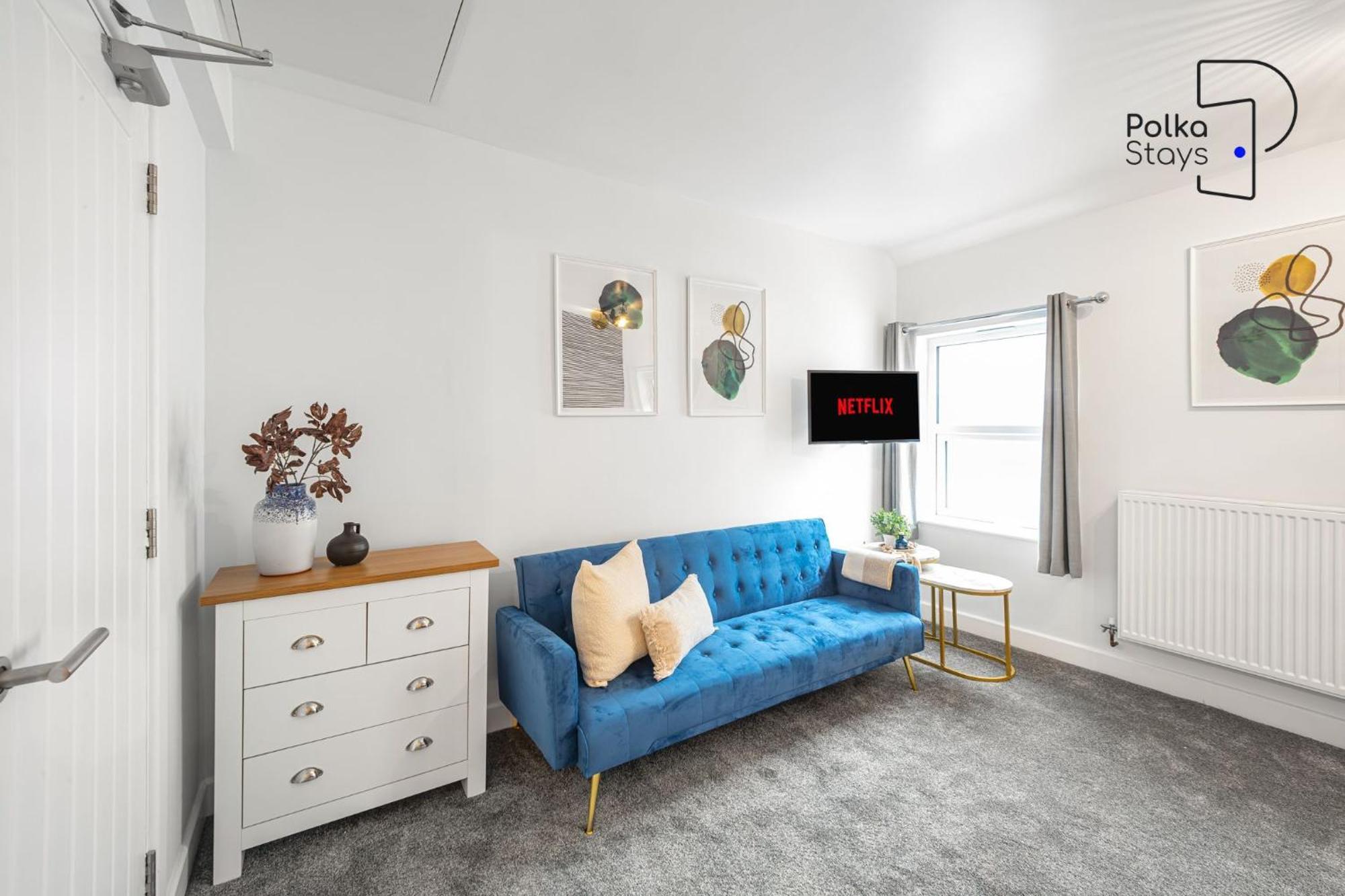 Apartment Aurum House At York Street, - By Polkastays Blackpool