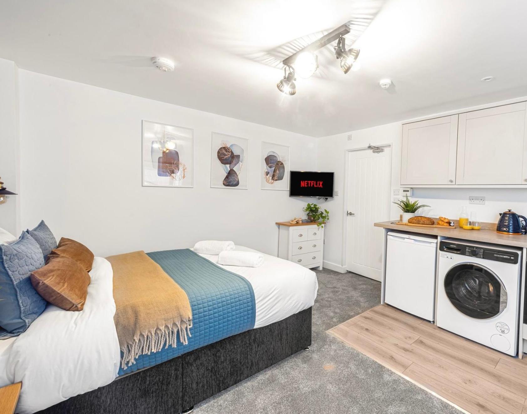 Apartment Aurum House At York Street, - By Polkastays Blackpool