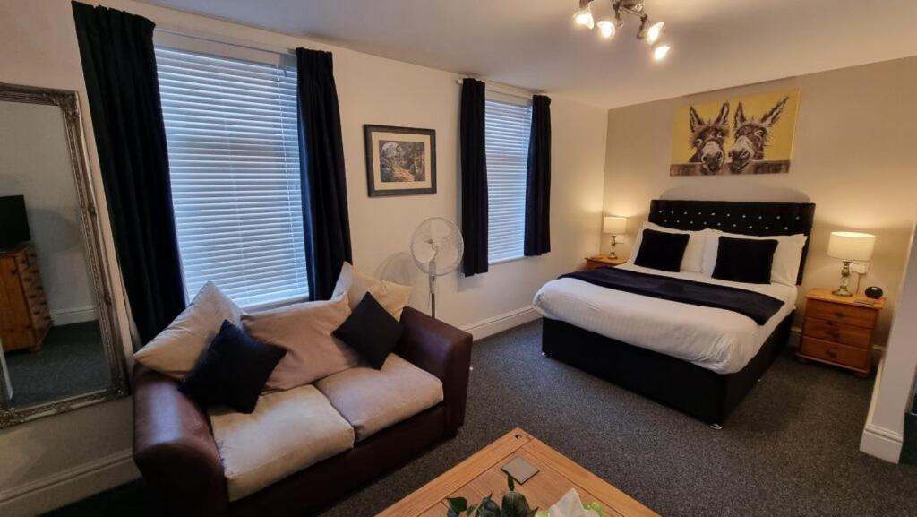 Q - Guest house