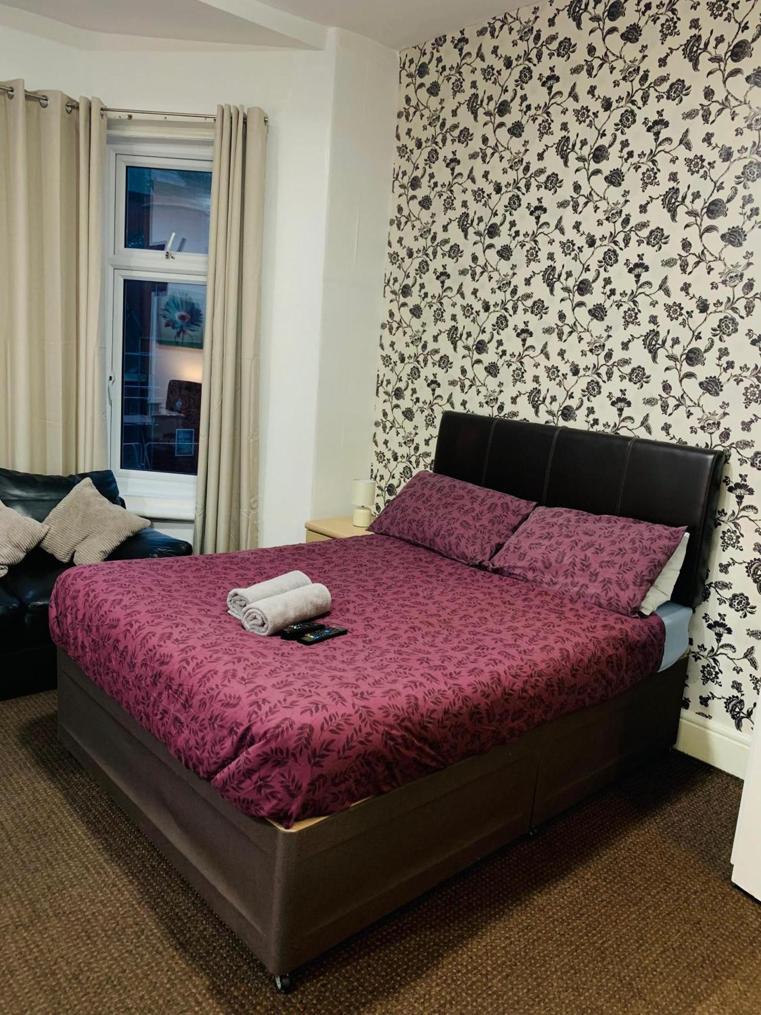 Aindale Hotel Blackpool