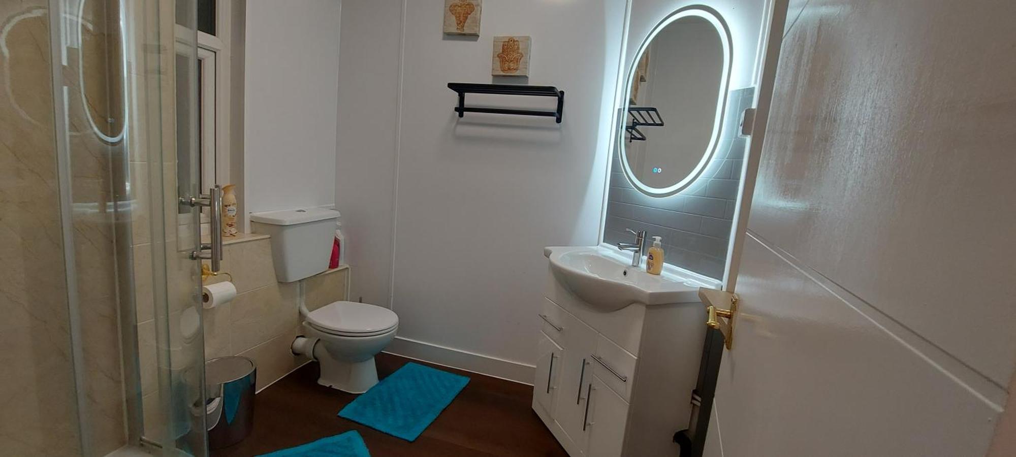 The Enigma - 2 Master Bedrooms Sleeps 6 Blackpool