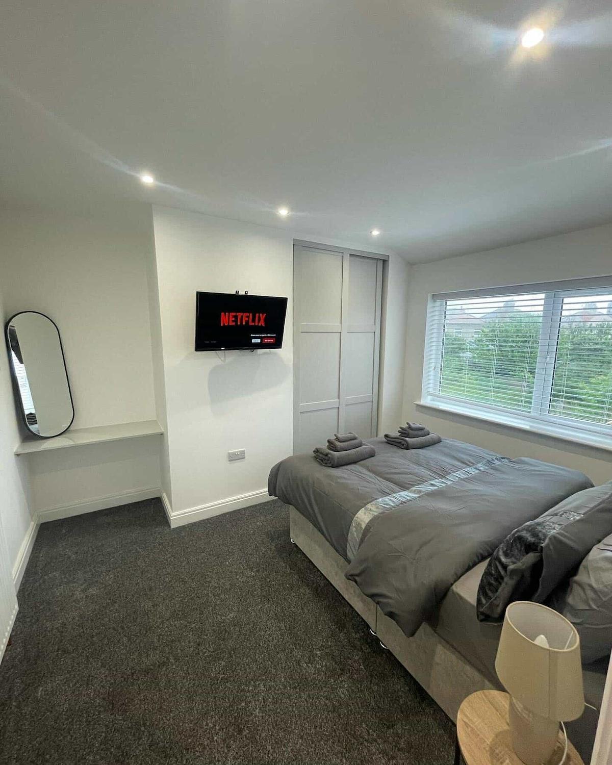 The Crescent-modern Coastal * Blackpool