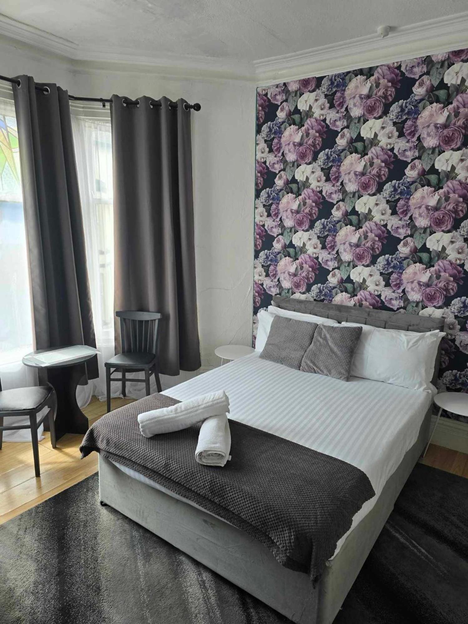 Rose Hotel 3*