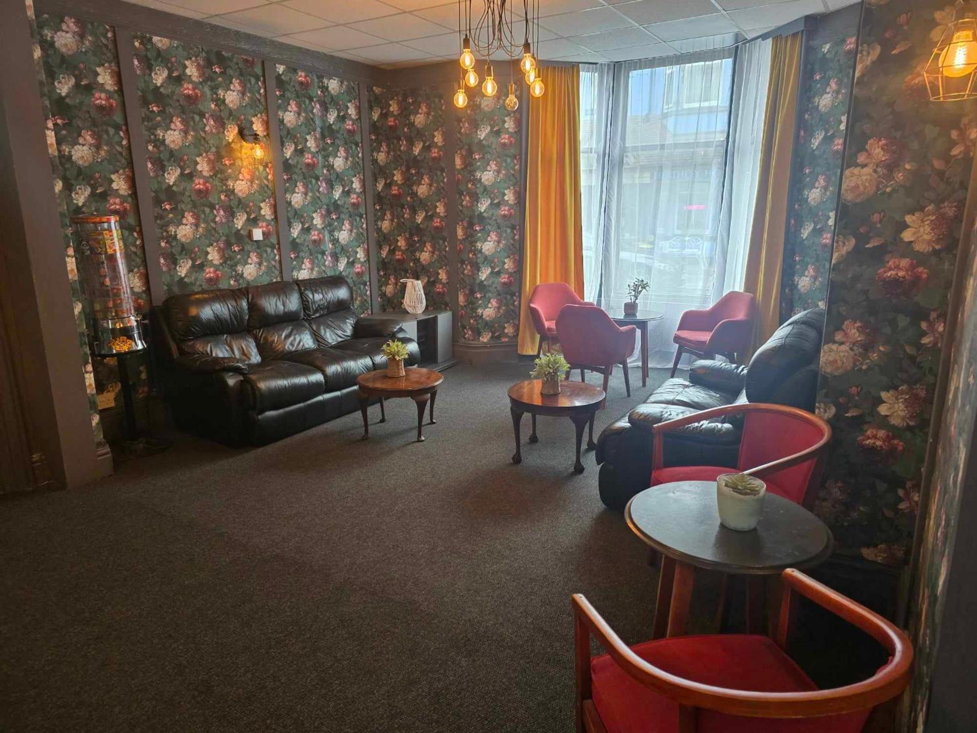 Rose Hotel