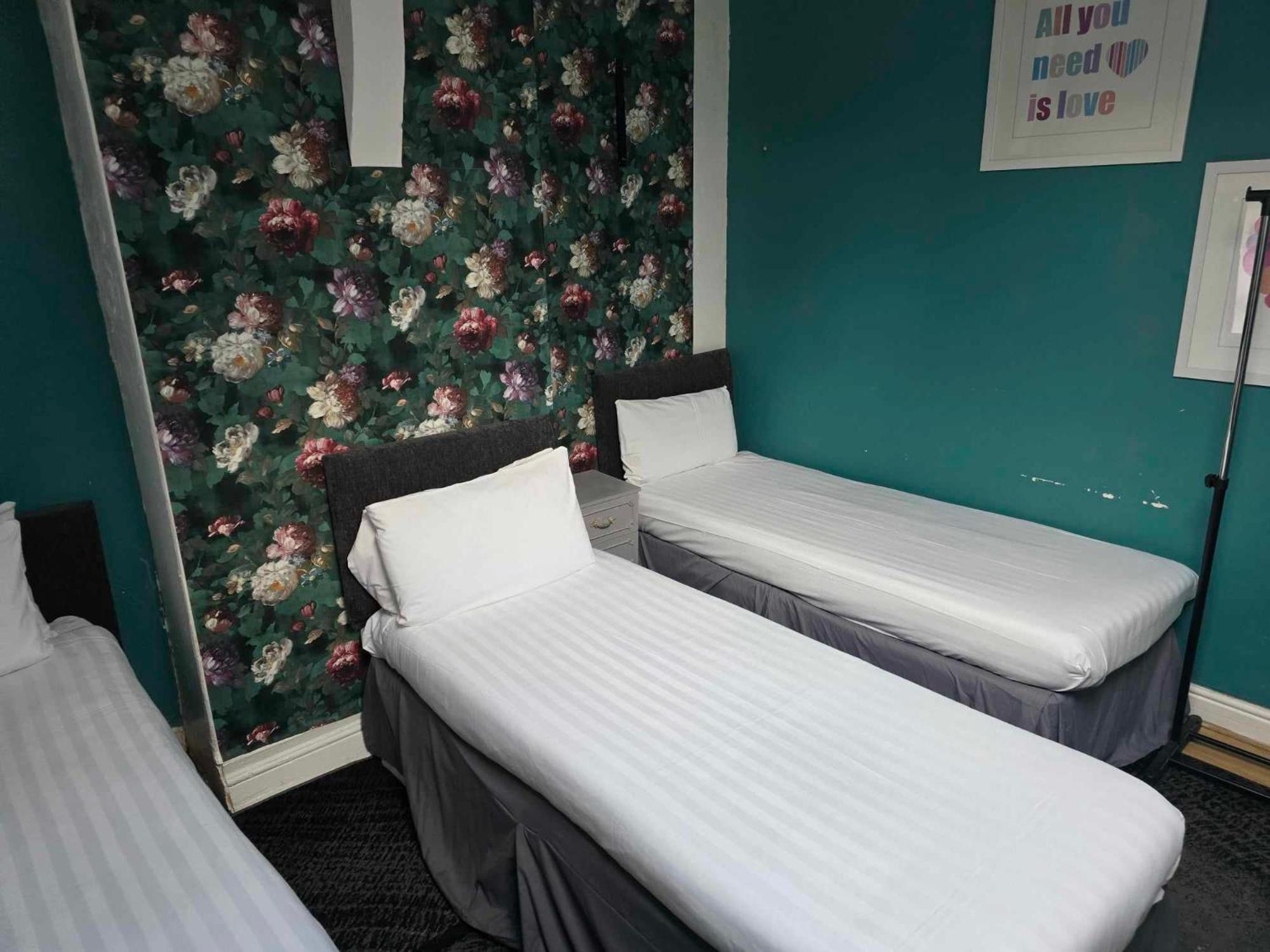 Rose Hotel 3*