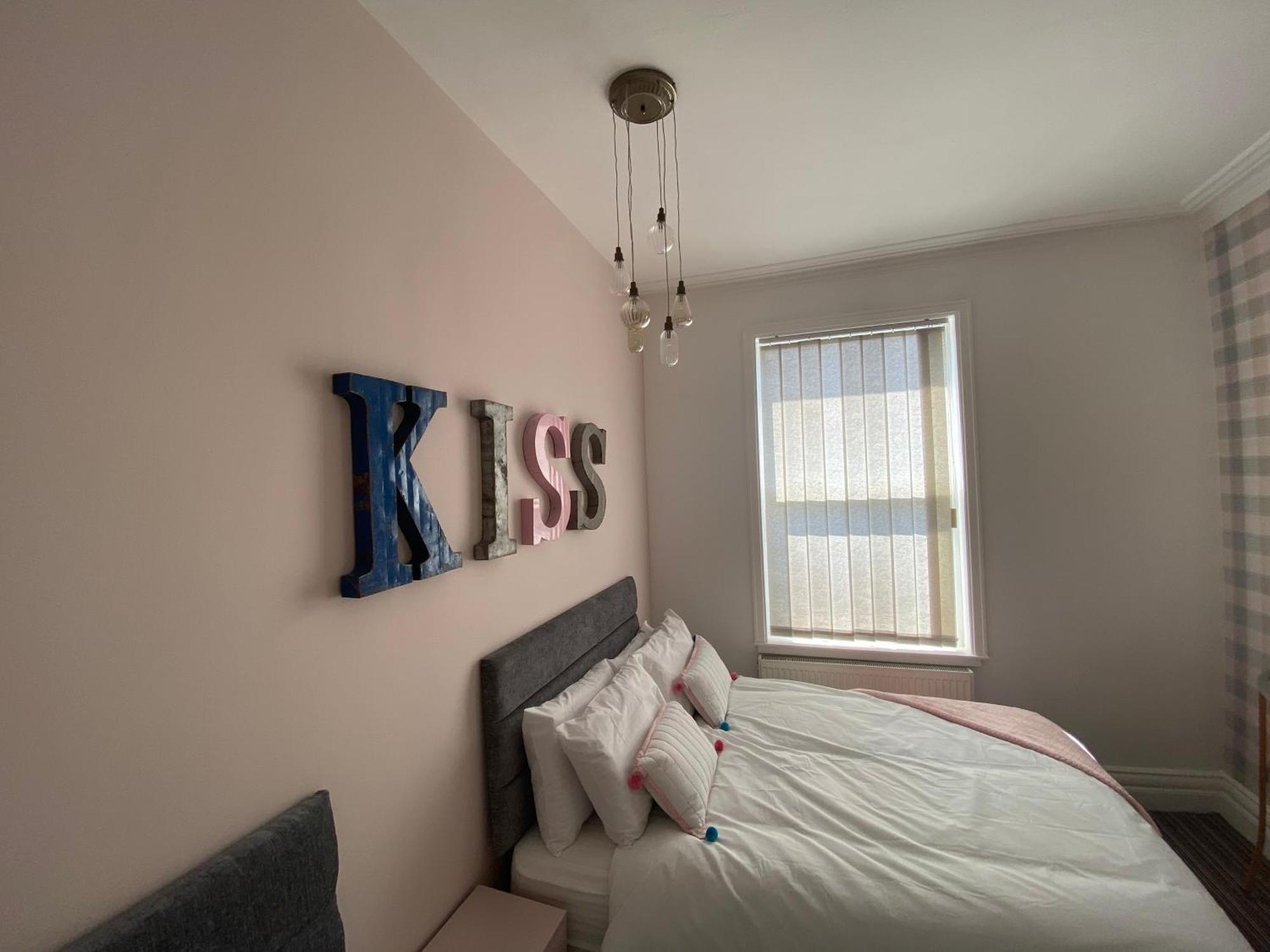 - 4 Beds - Sleeps 10 - Pet Friendly Blackpool