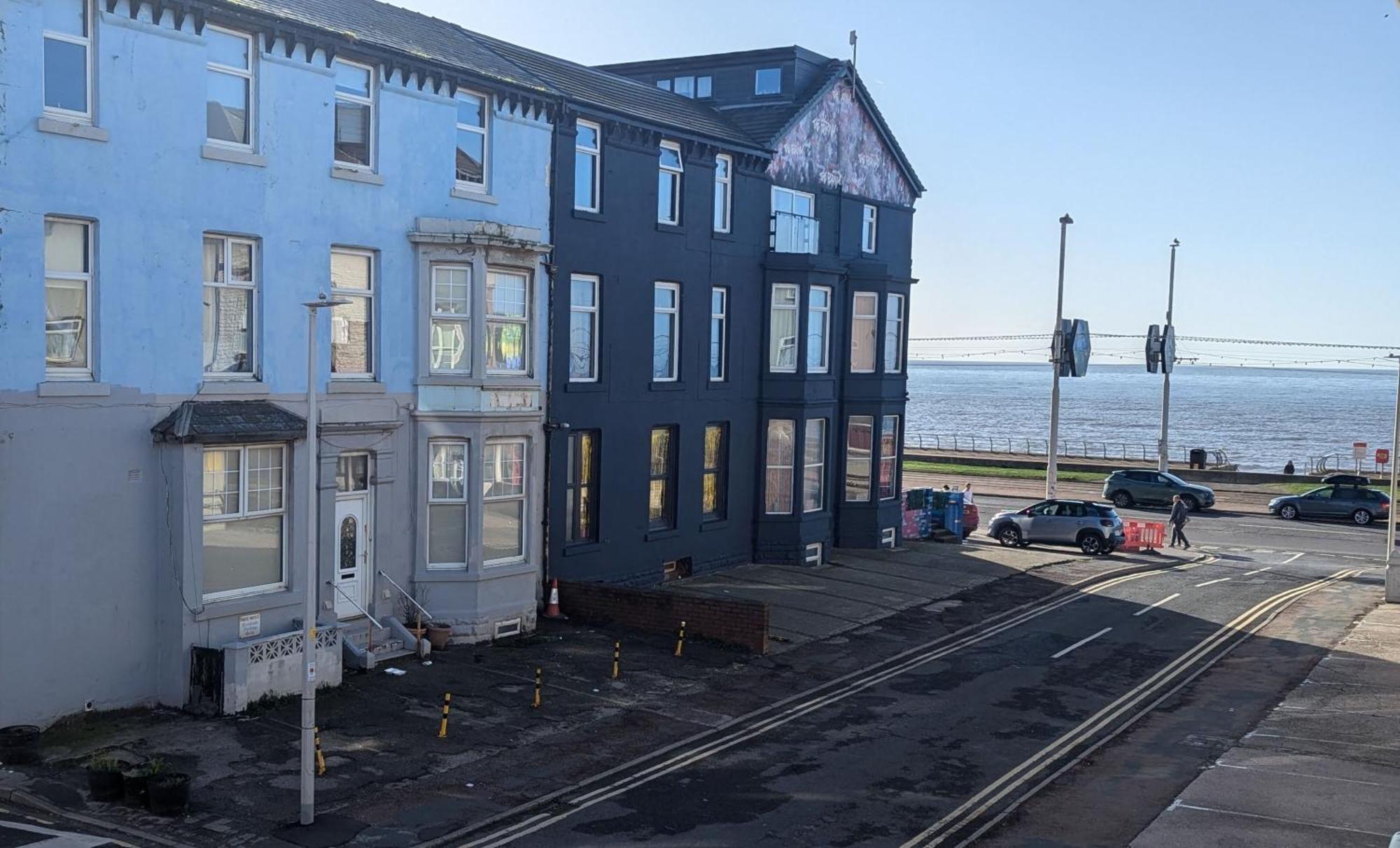 Cosy Casa: Beachfront Promenade Retreat With Free Parking Apartment Blackpool