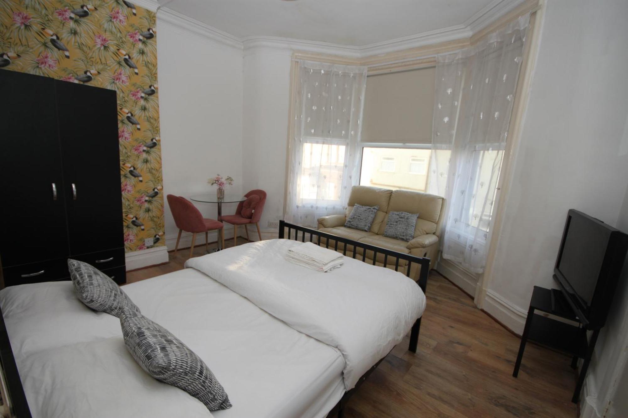 Cosy Casa: Beachfront Promenade Retreat With Free Parking Apartment