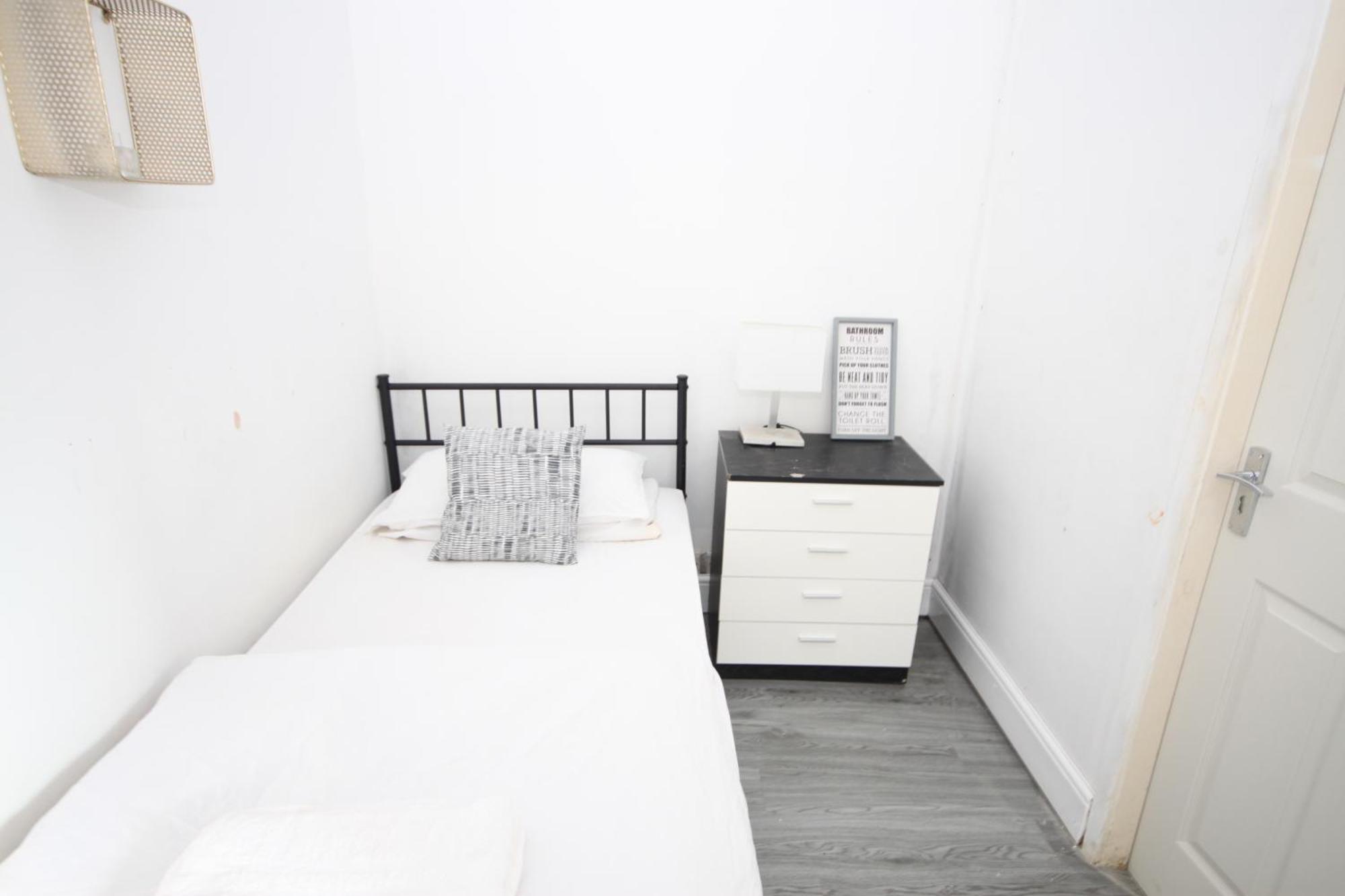 Apartment Cosy Casa: Beachfront Promenade Retreat With Free Parking